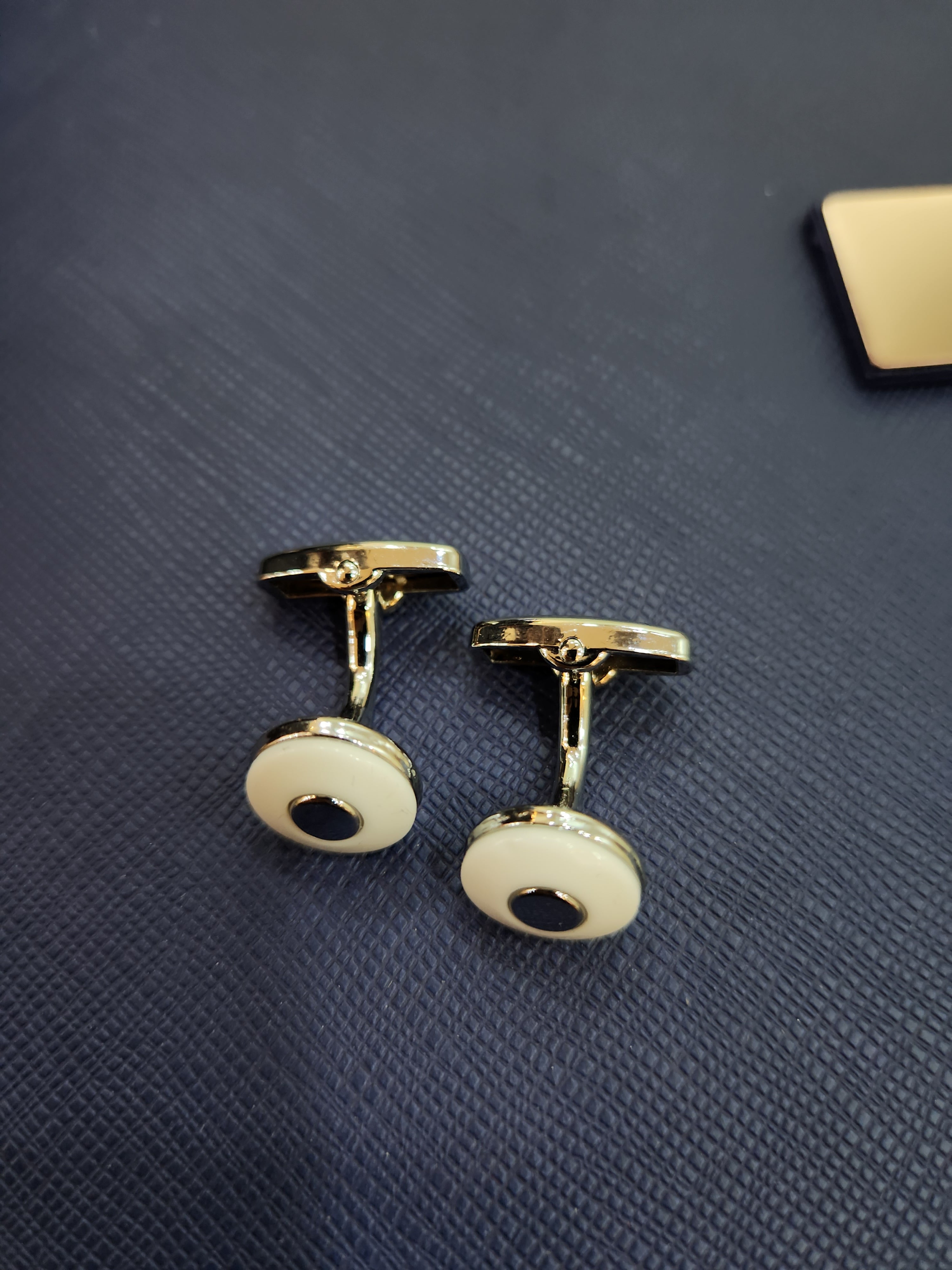 Premium Round Cufflinks - QUEENS JEWELS