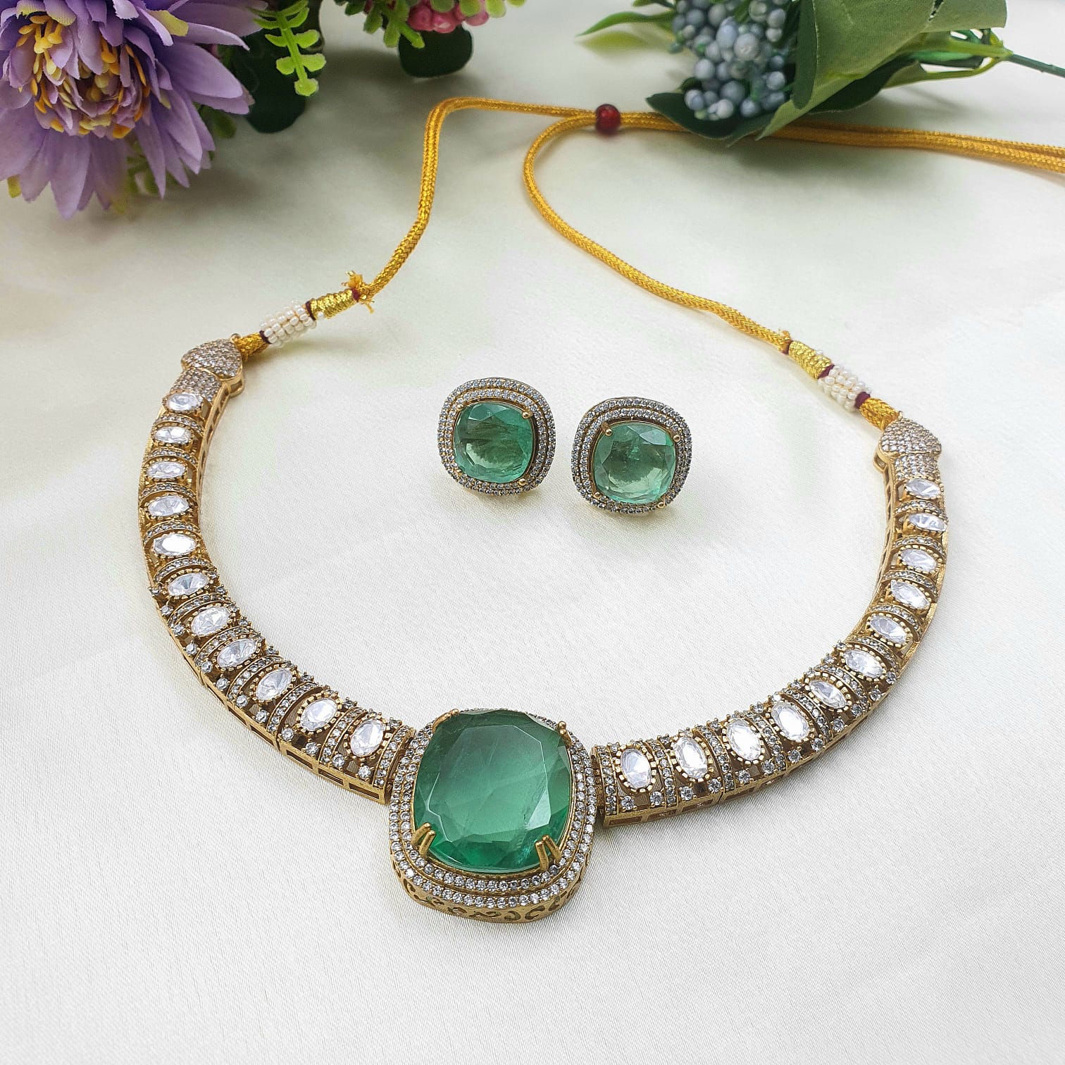 Victorian Style Emerald Tone Hasli Necklace & Earring Set - QUEENS JEWELS