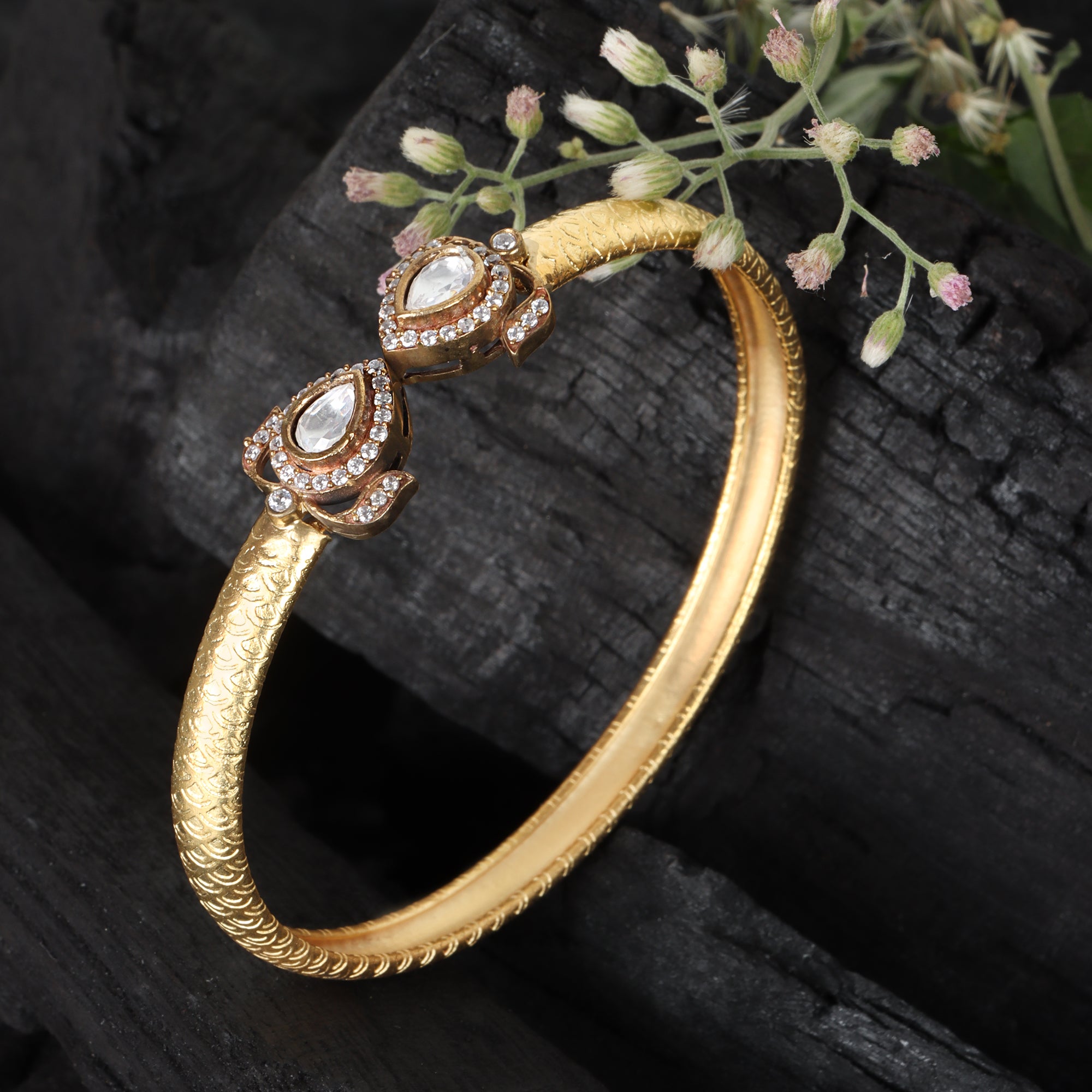 Victorian Openable Bracelet - QUEENS JEWELS