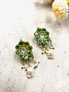 Aisha Emerald Green Kundan Earrings - QUEENS JEWELS