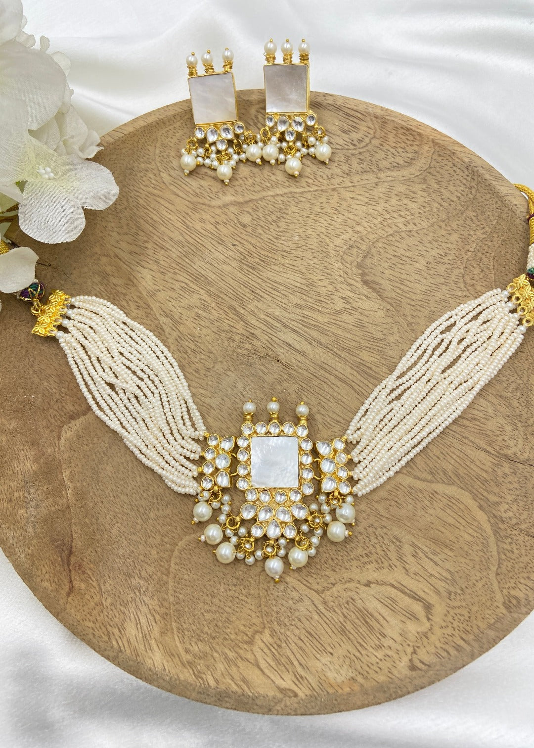 Netra Kundan Choker With Pearls And Gold Plating - QUEENS JEWELS