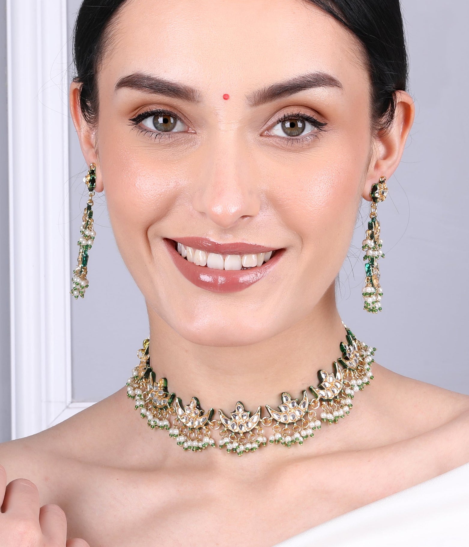 Ariana Kundan Choker Set with Earrings - QUEENS JEWELS