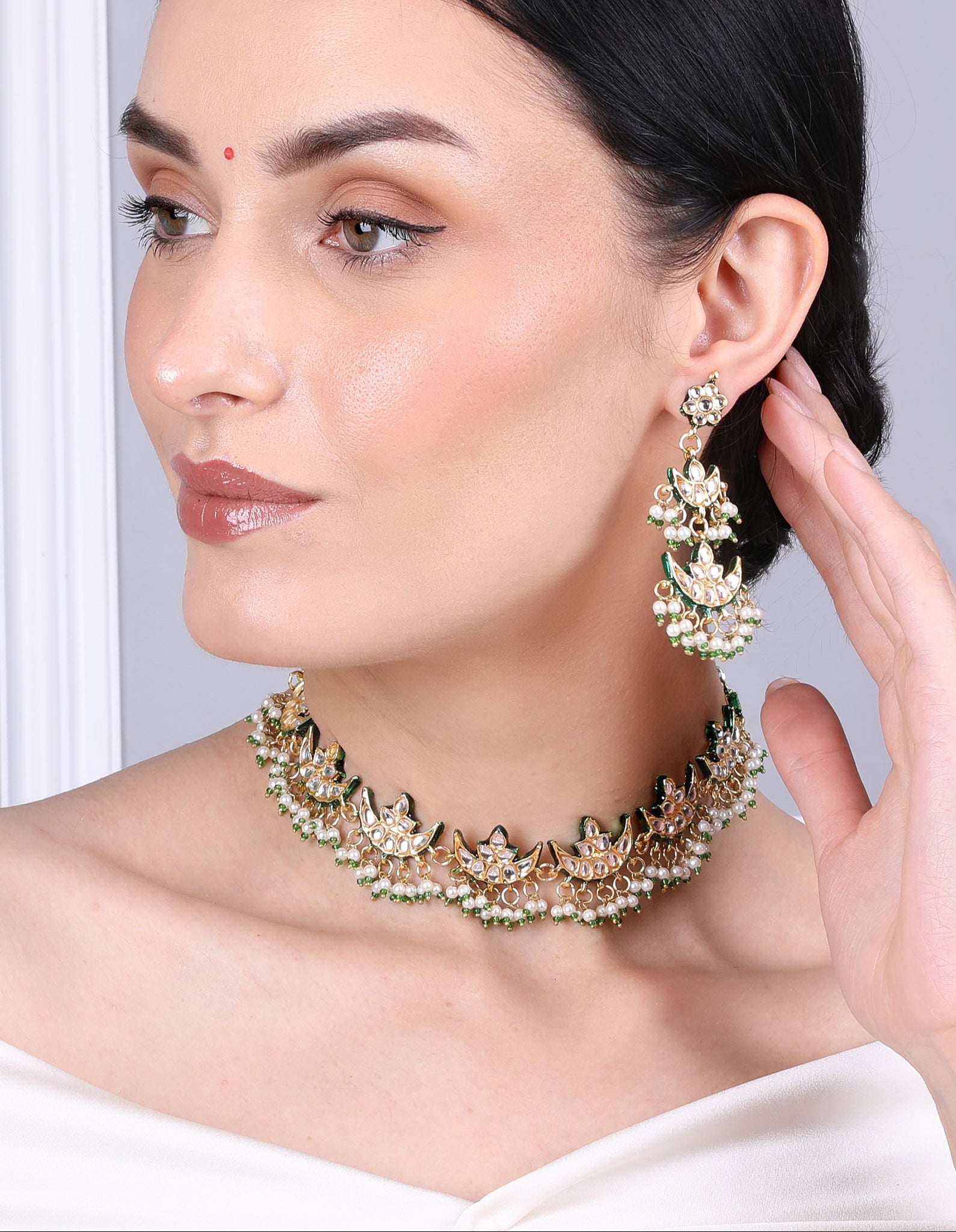Ariana Kundan Choker Set with Earrings - QUEENS JEWELS