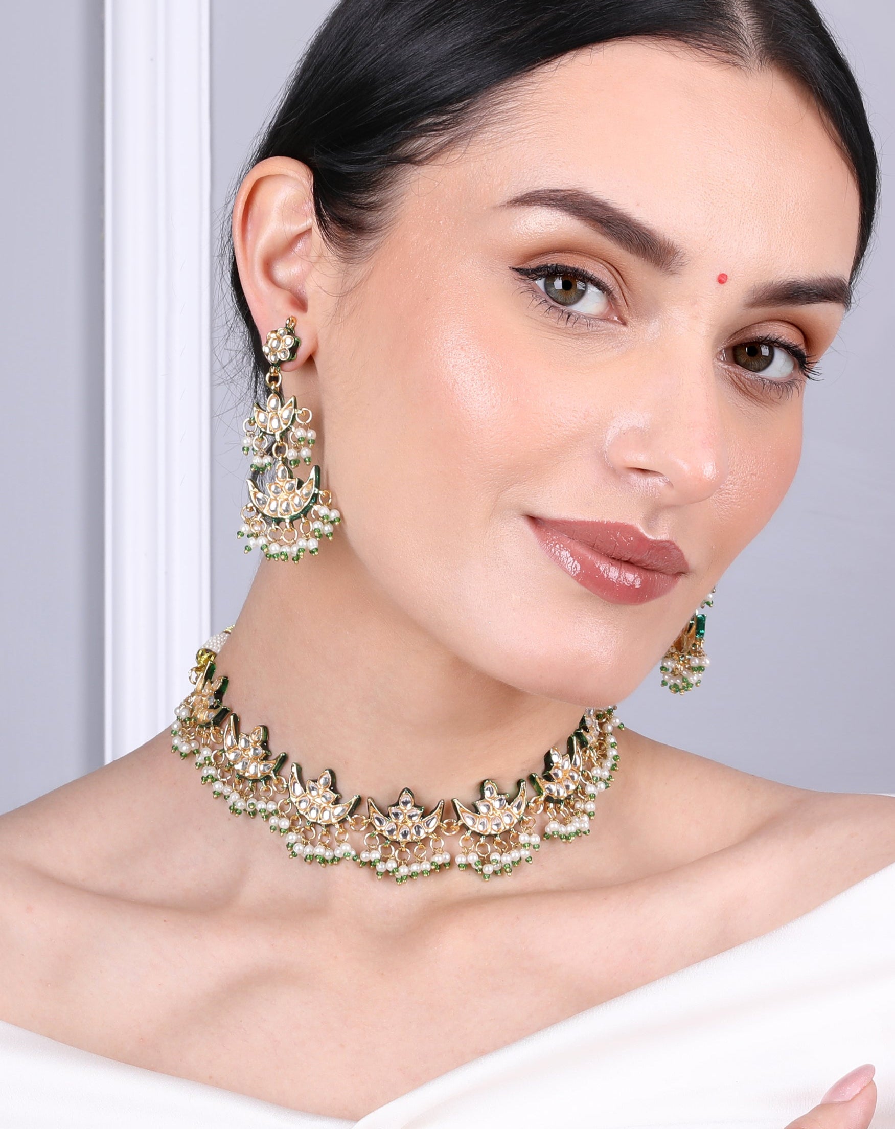 Ariana Kundan Choker Set with Earrings - QUEENS JEWELS