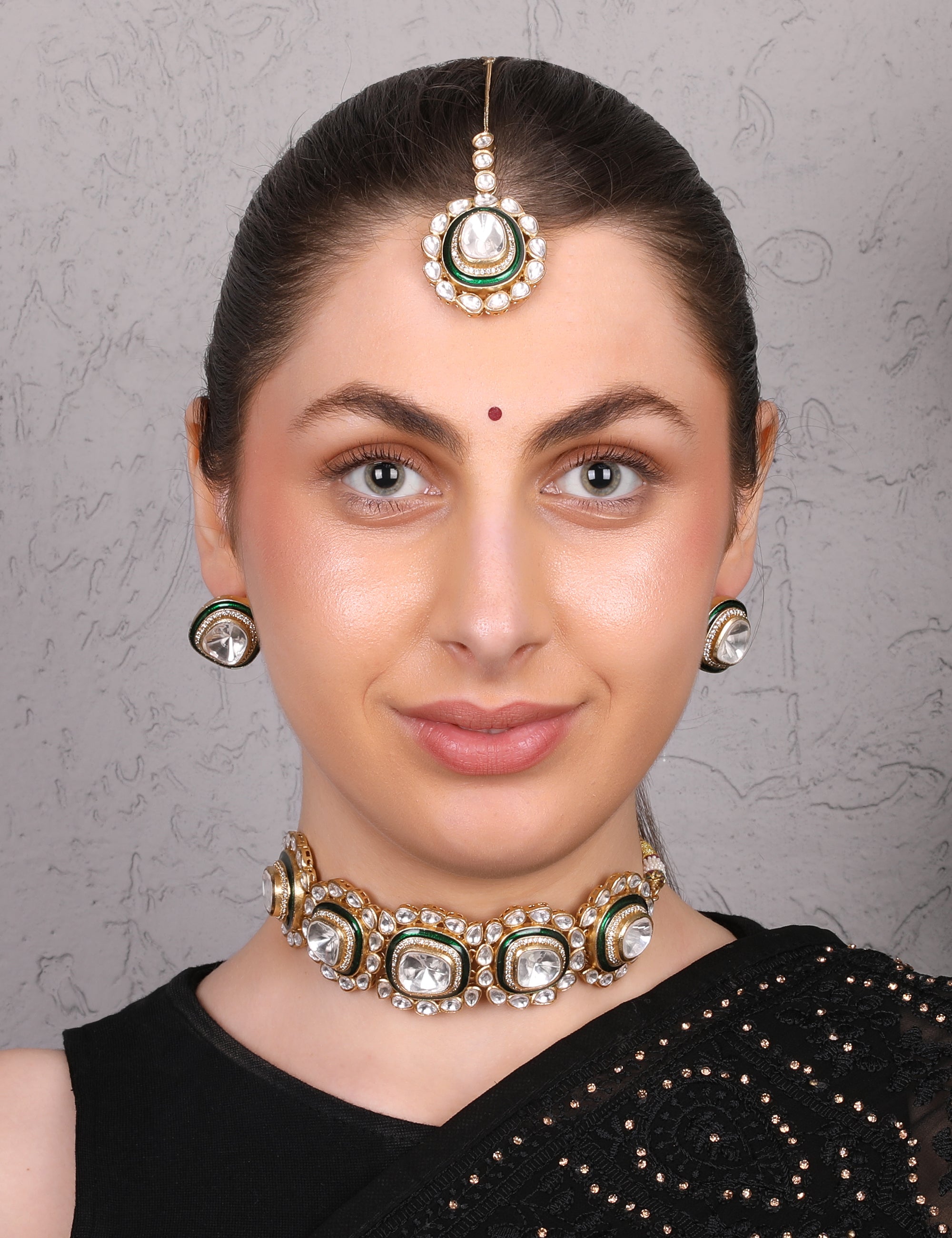 Heritage Uncut Polki Lookalike Kundan Choker Set with Maangtika - QUEENS JEWELS