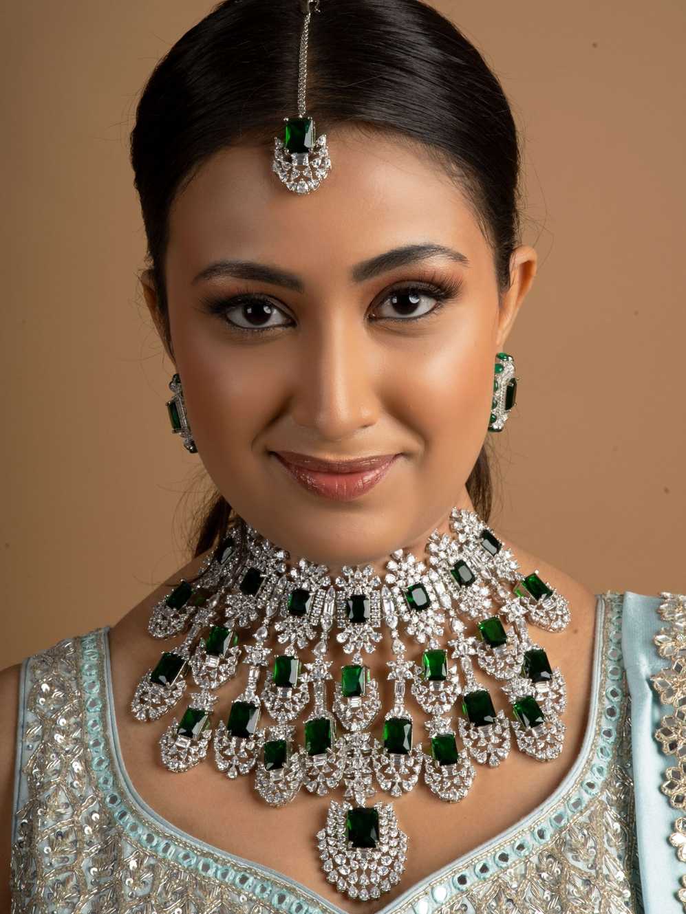Kiara Advani Inspired Victorian Bridal Jewellery Set (Necklace, Earrings Maangtikka)