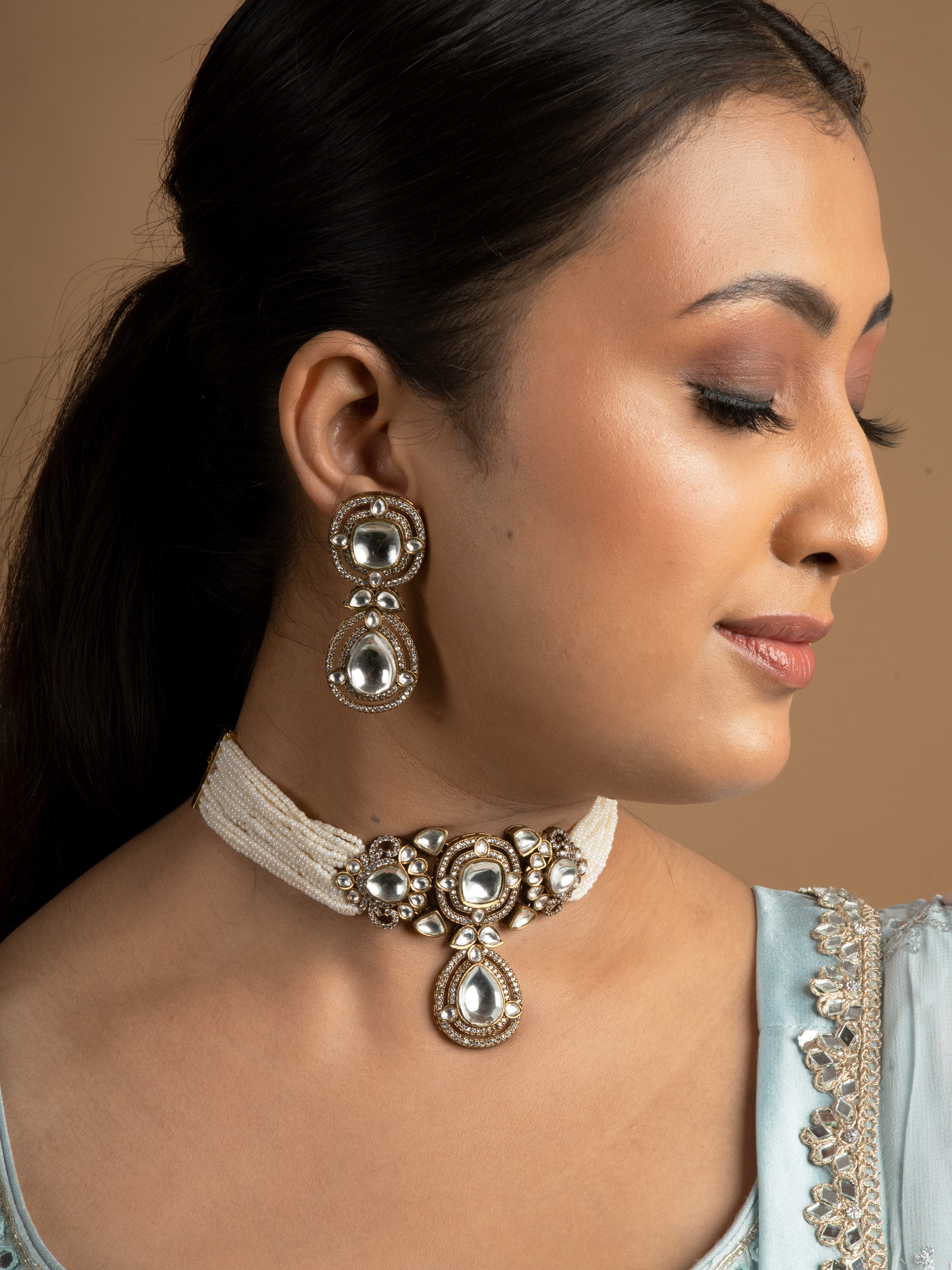 Zeenat Kundan Choker With Earrings - QUEENS JEWELS