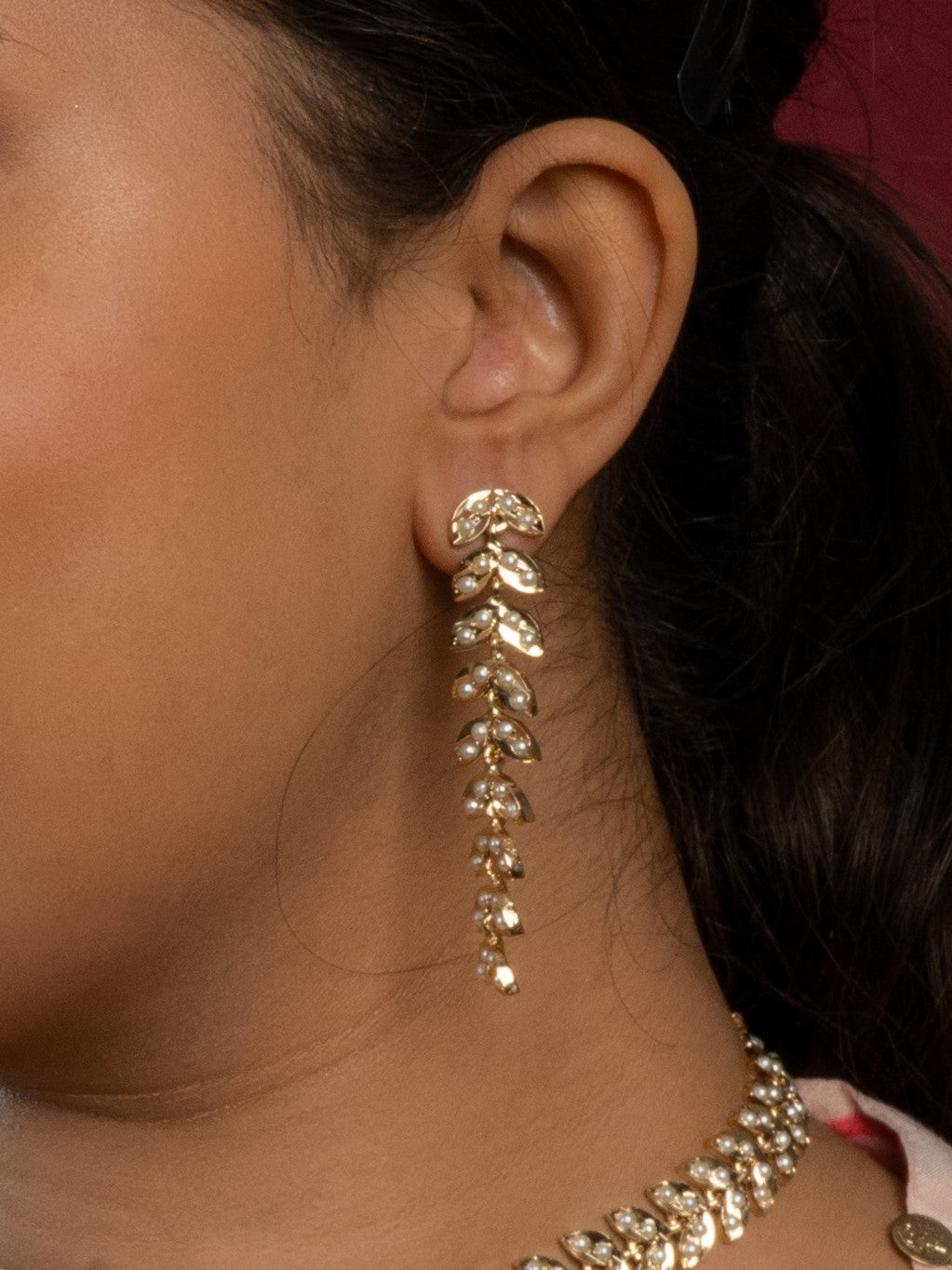 Mesmerizing White Jadau Choker Necklace Set (Necklace & Earrings Set) - QUEENS JEWELS