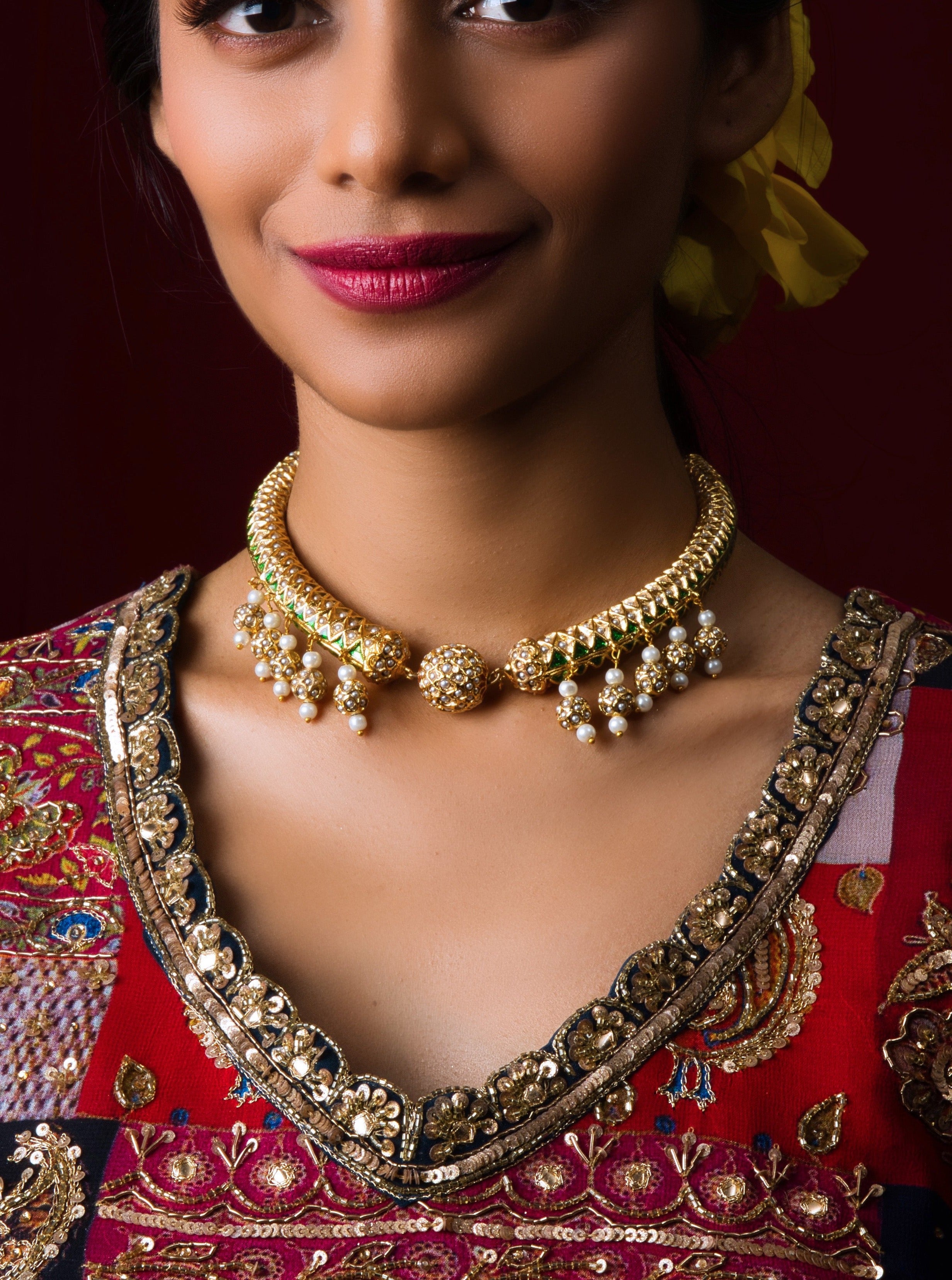 Opulent White Jadau Hasli Choker Necklace - QUEENS JEWELS