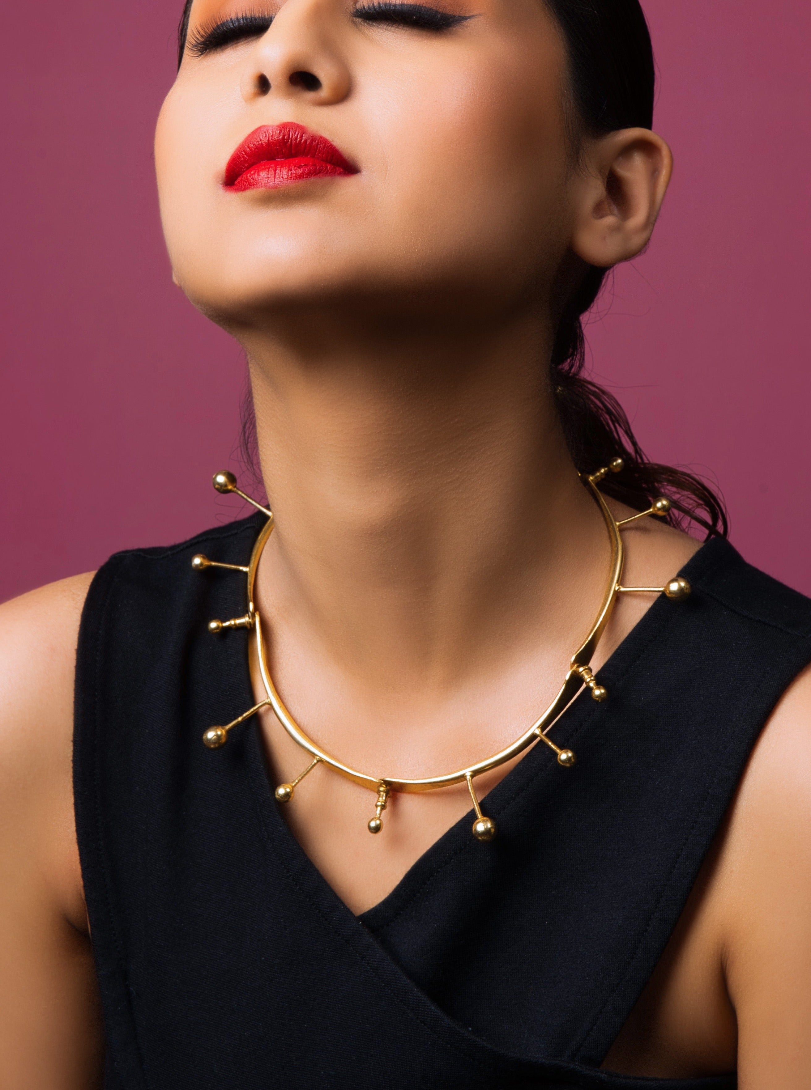 Dark Elegance Necklace - QUEENS JEWELS