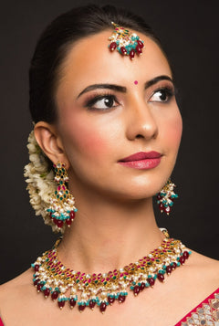 Anika Navratan Kundan Choker Set With Earrings & Mangtikka - QUEENS JEWELS