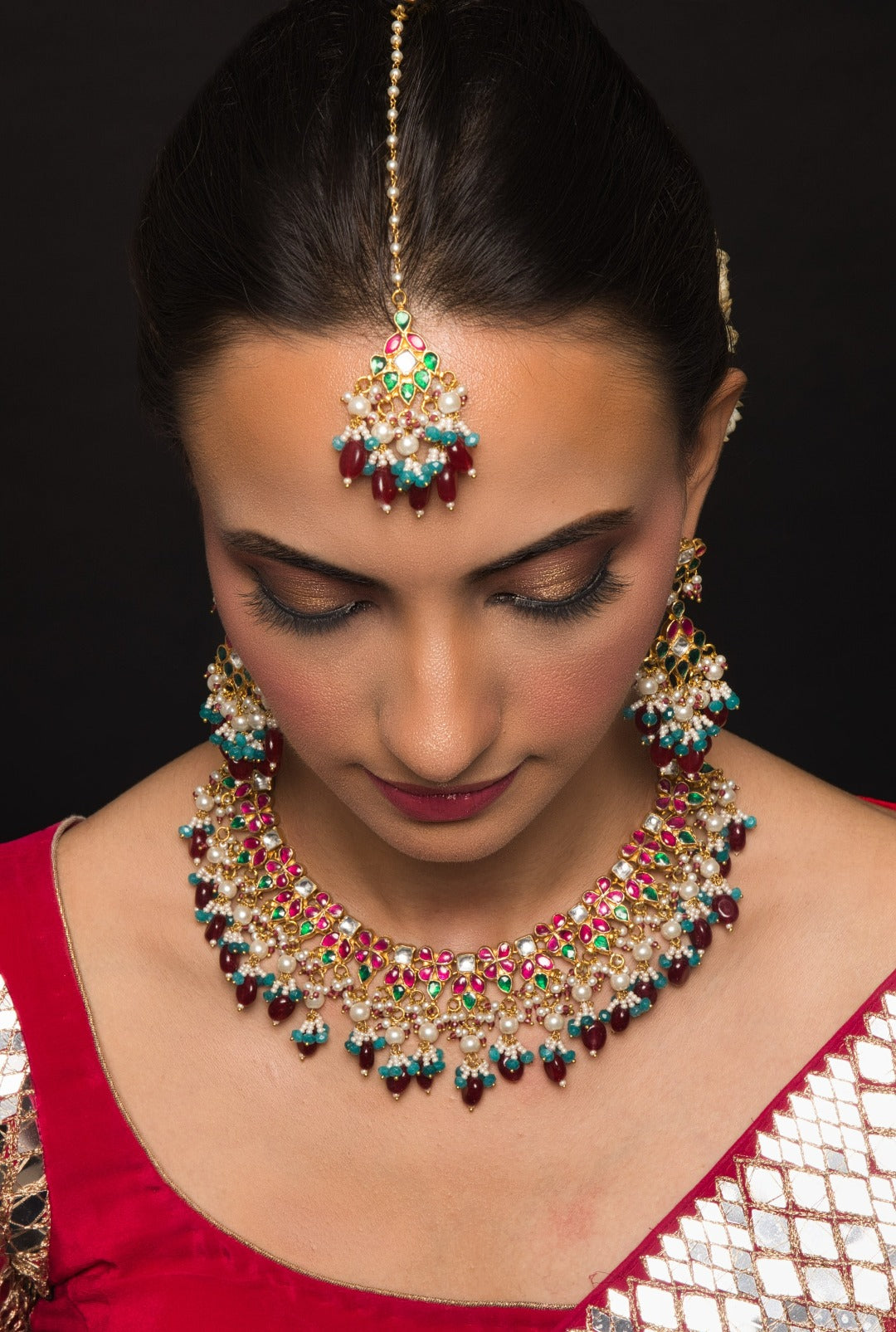 Anika Navratan Kundan Choker Set With Earrings & Mangtikka - QUEENS JEWELS