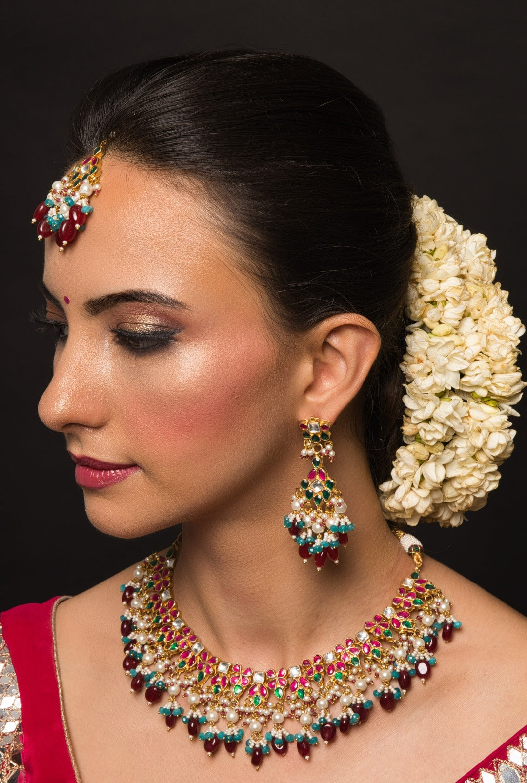 Anika Navratan Kundan Choker Set With Earrings & Mangtikka - QUEENS JEWELS