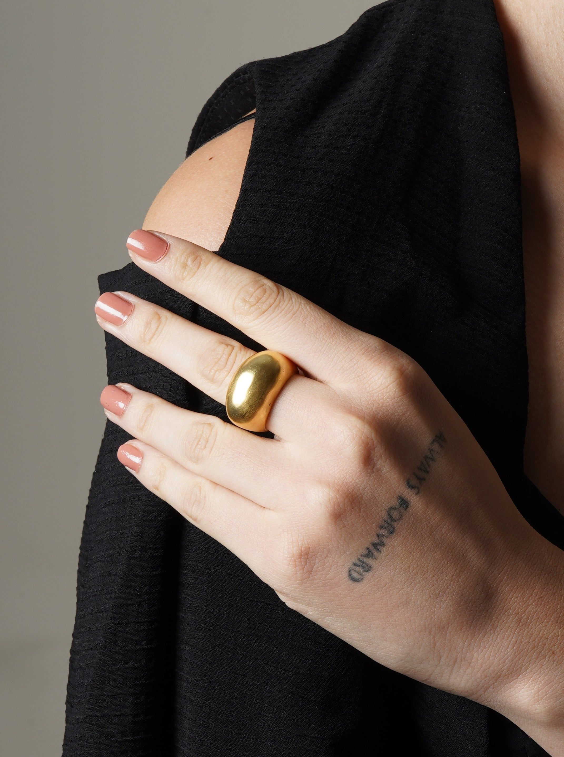 Chic Sphere Band Ring - QUEENS JEWELS