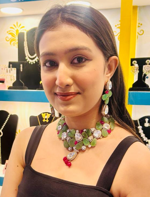 Alia Polki Kundan Choker Set With Carved Stone and Earings - QUEENS JEWELS