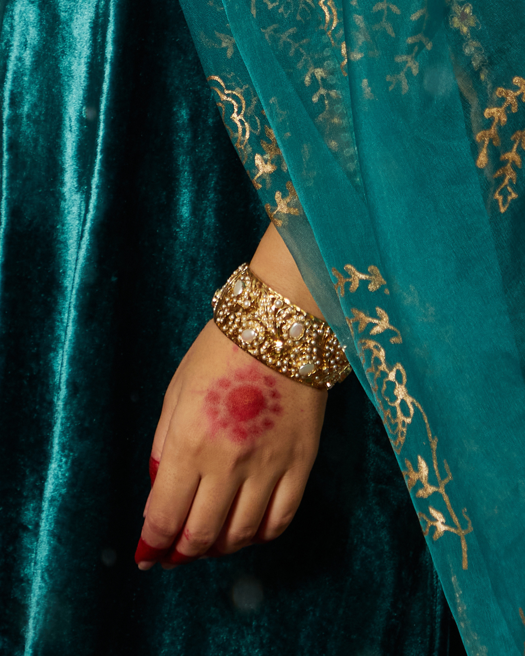 Heritage Jadau Kada Pearl White (Broad Bangle) - QUEENS JEWELS