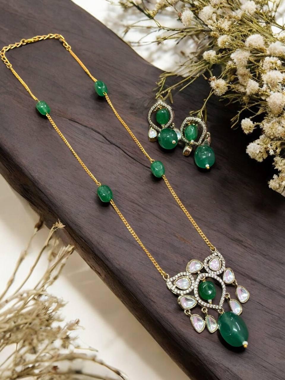 Alia Polki Kundan Victorian Pendant Necklace & Earrings Set - Green - QUEENS JEWELS