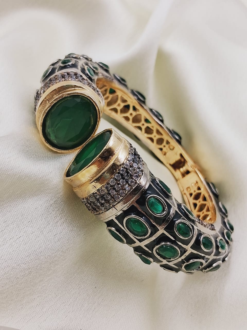 Victorian Style Adjustable Bracelet- 2.4 Size - QUEENS JEWELS