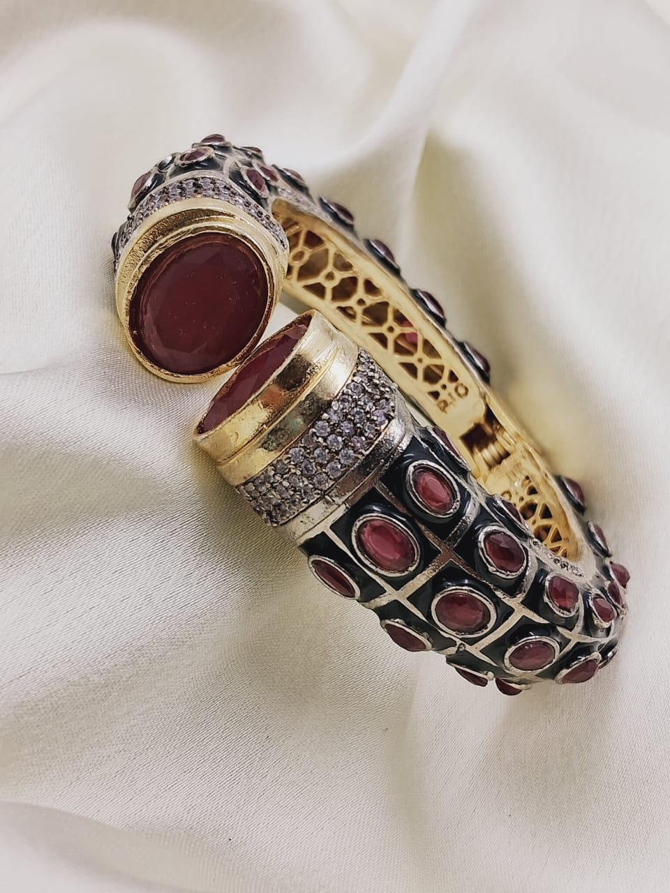 Victorian Style Adjustable Bracelet- 2.4 Size - QUEENS JEWELS