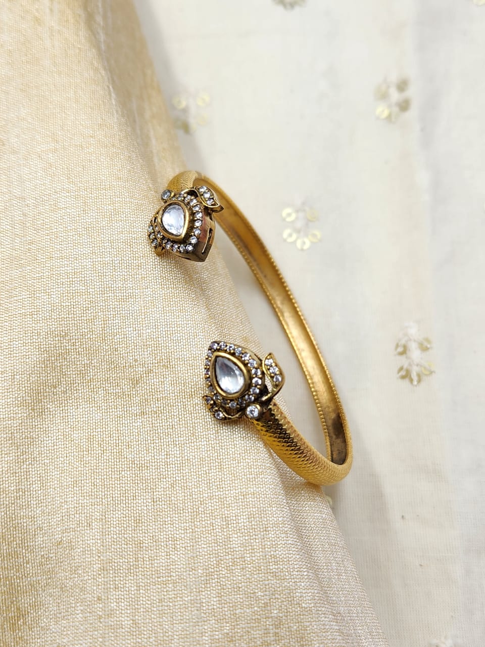 Victorian Openable Bracelet - QUEENS JEWELS