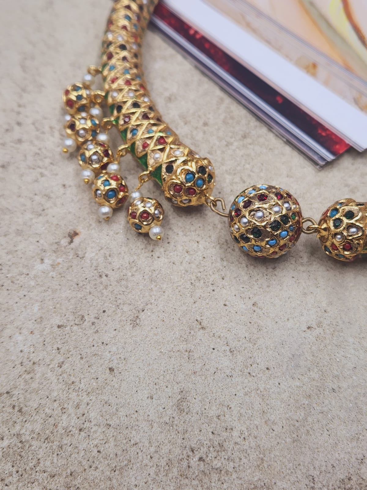 Vibrant Jadau Sonamoti Hasli Choker Necklace - QUEENS JEWELS