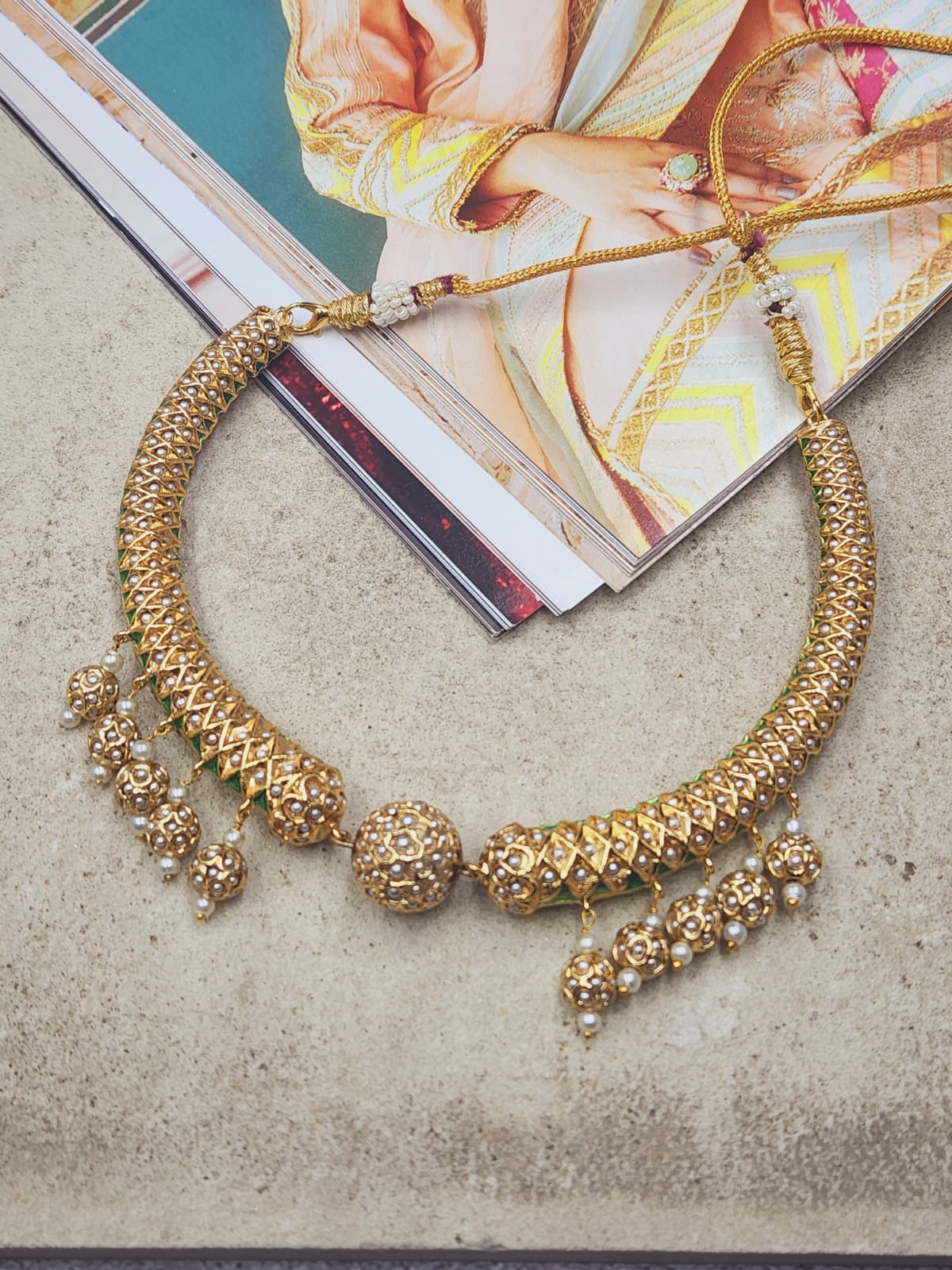 Vibrant Jadau Sonamoti Hasli Choker Necklace - QUEENS JEWELS