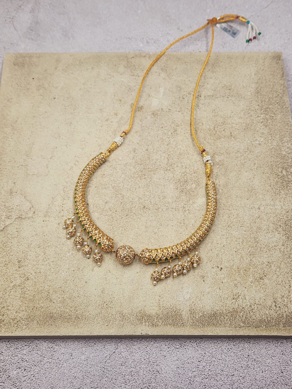 Vibrant Jadau Sonamoti Hasli Choker Necklace - QUEENS JEWELS