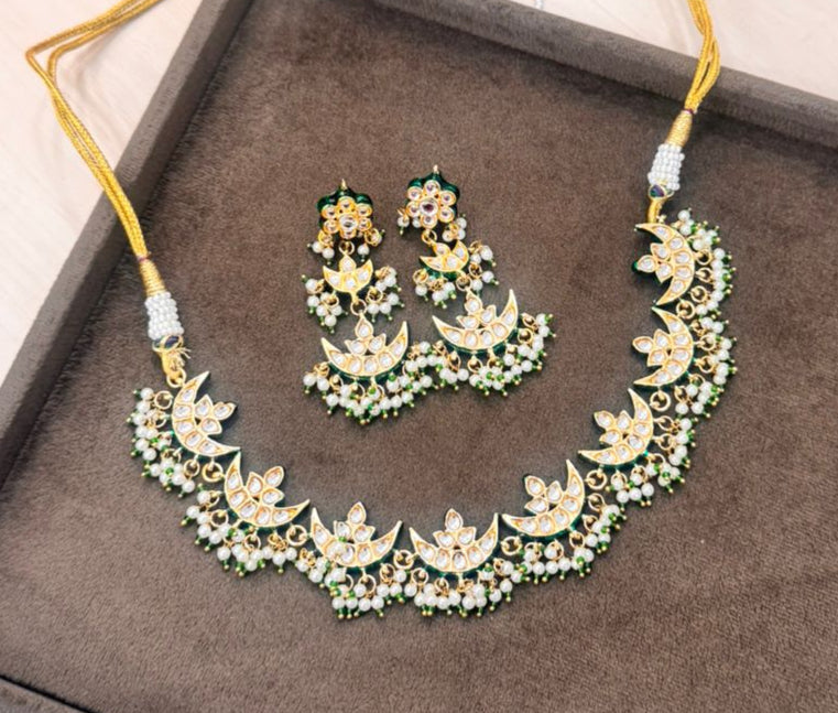 Ariana Kundan Choker Set with Earrings - QUEENS JEWELS