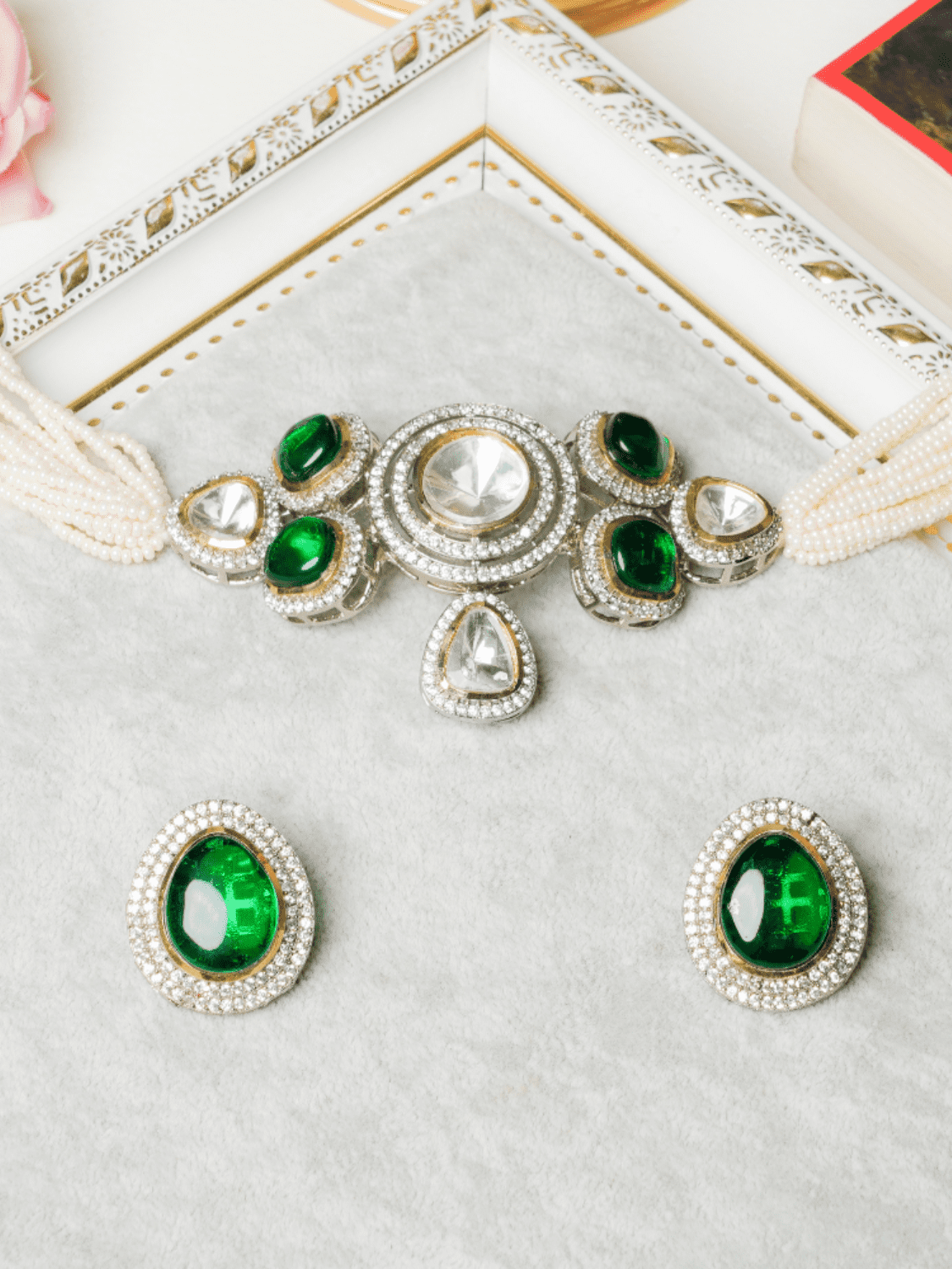 Zeenia Kundan Choker With Earrings - QUEENS JEWELS