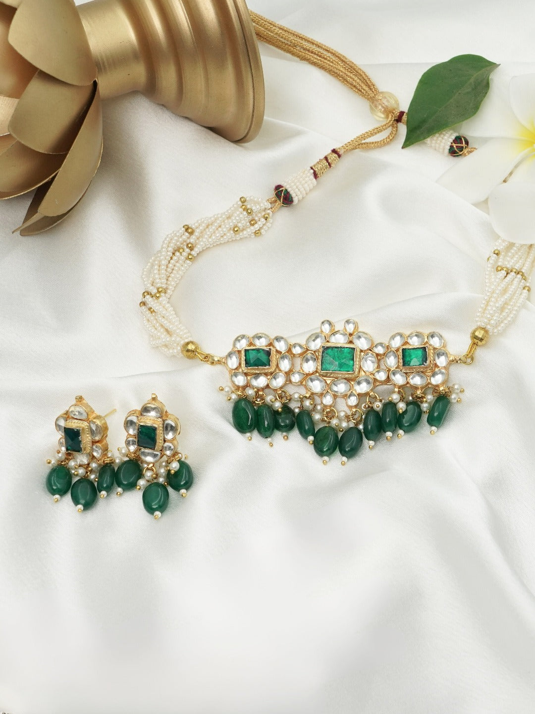 Bridesmaid's Kundan Choker Set With Green Stones And White Beads - QUEENS JEWELS