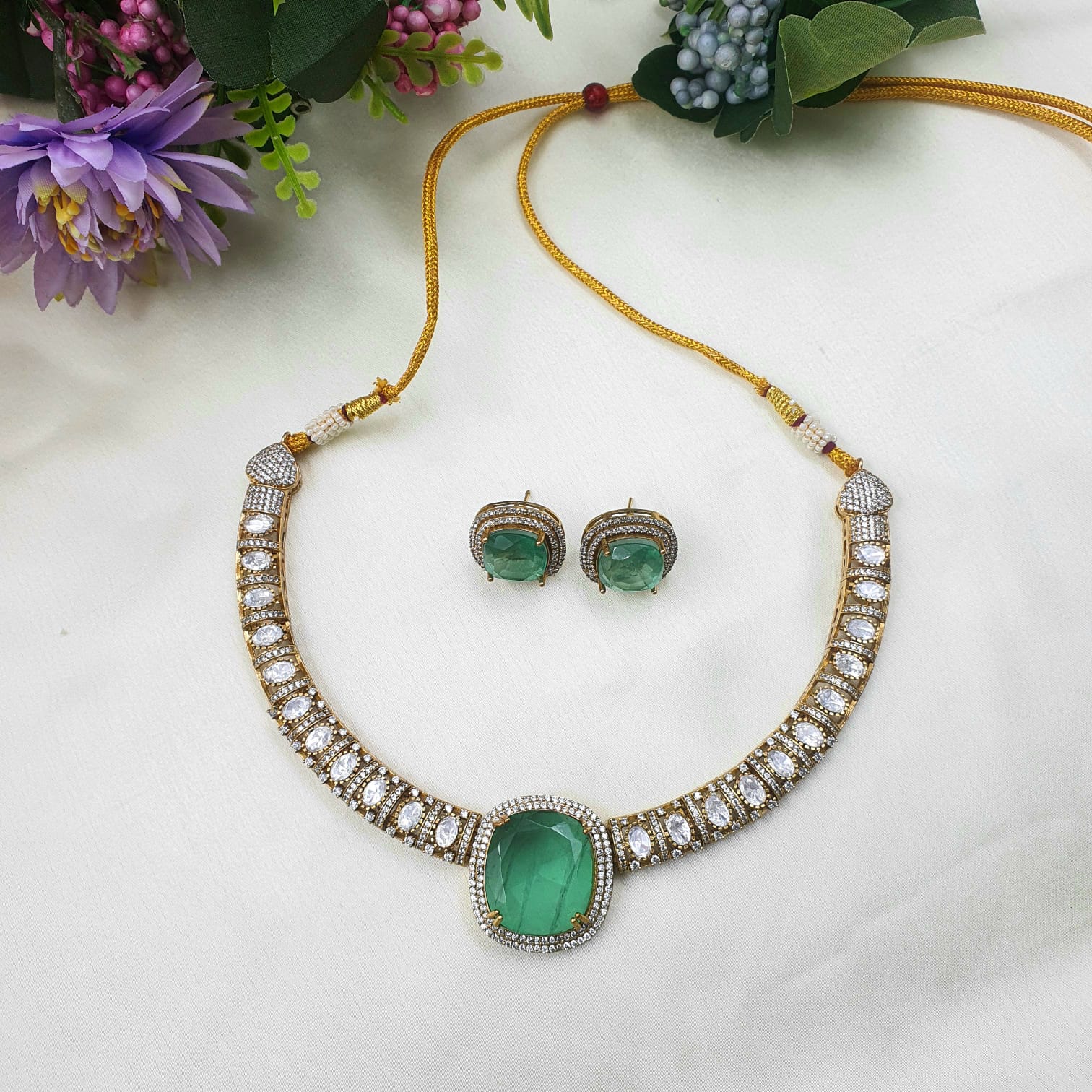 Victorian Style Emerald Tone Hasli Necklace & Earring Set - QUEENS JEWELS