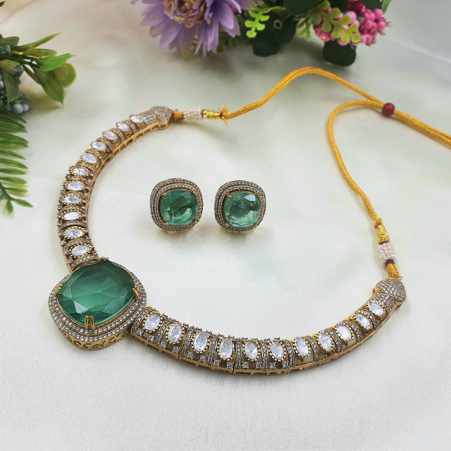 Victorian Style Emerald Tone Hasli Necklace & Earring Set - QUEENS JEWELS