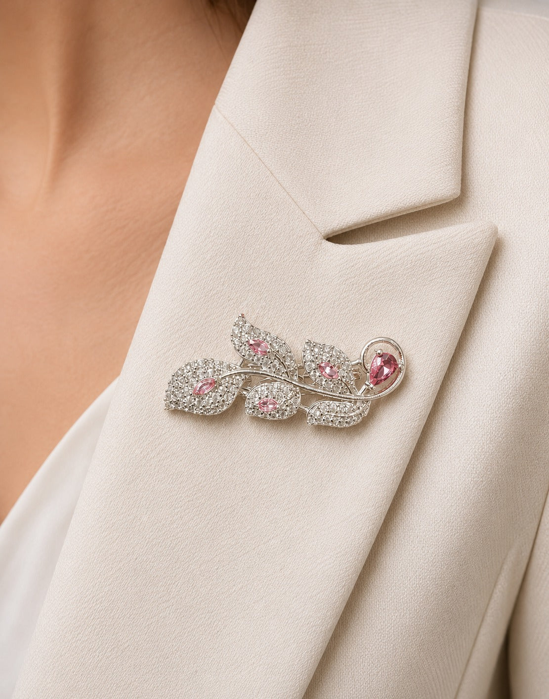Elara Leaf Brooch- Pink