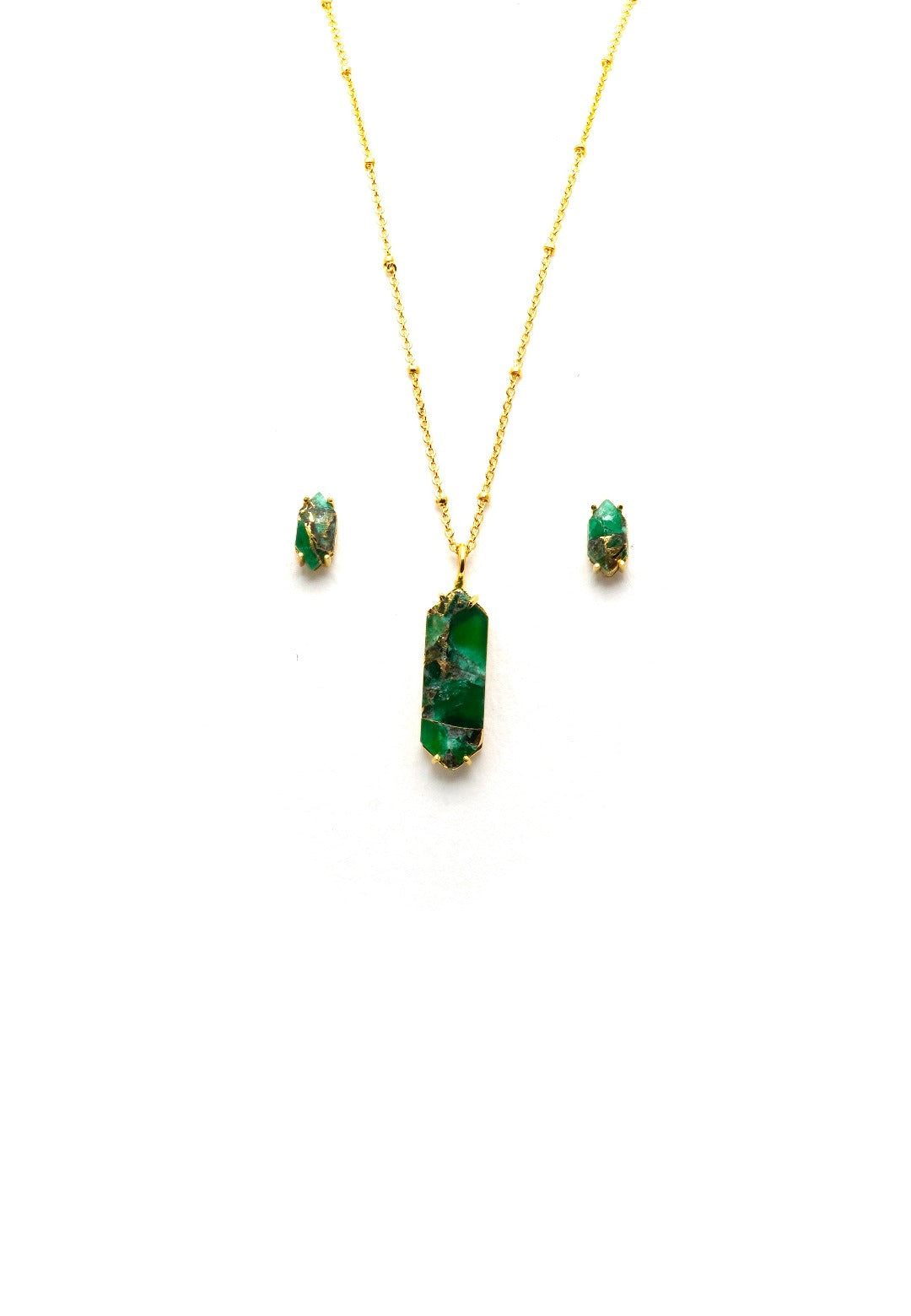 Bullet shaped small green pendant with stud earrings