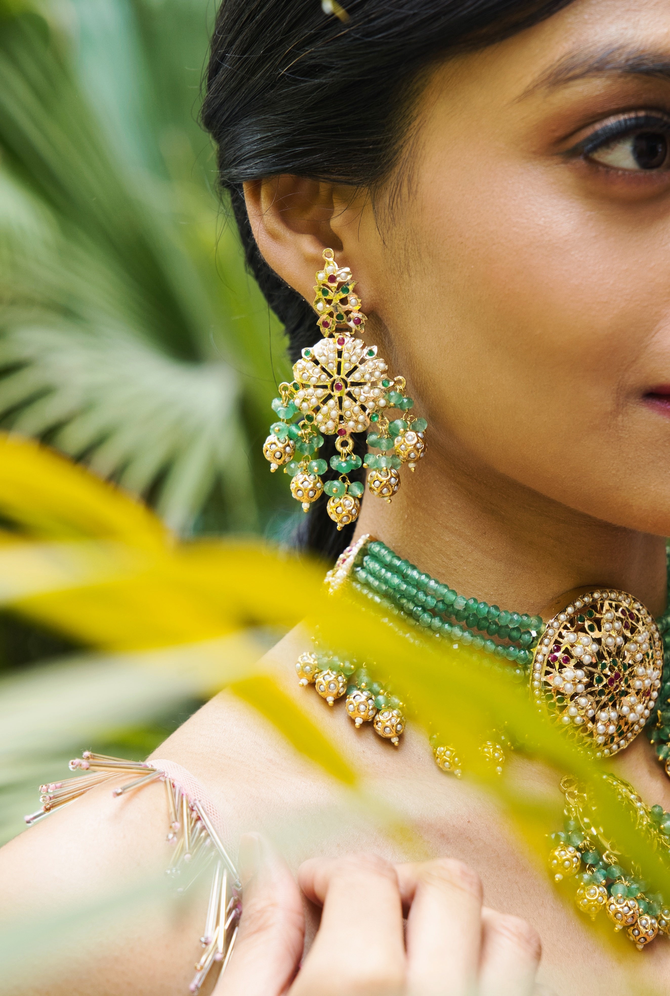 Emerald Toned Amritsari Bead Choker Set: A heritage piece of intricate craftsmanship and elegance.