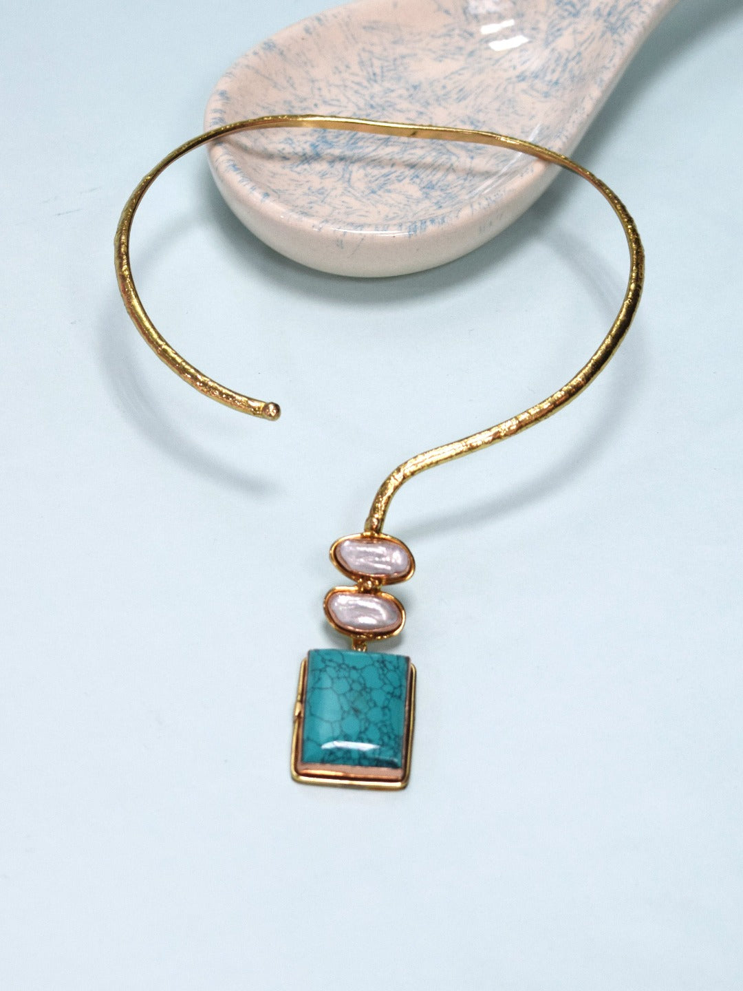 Turquoise pendant choker necklace