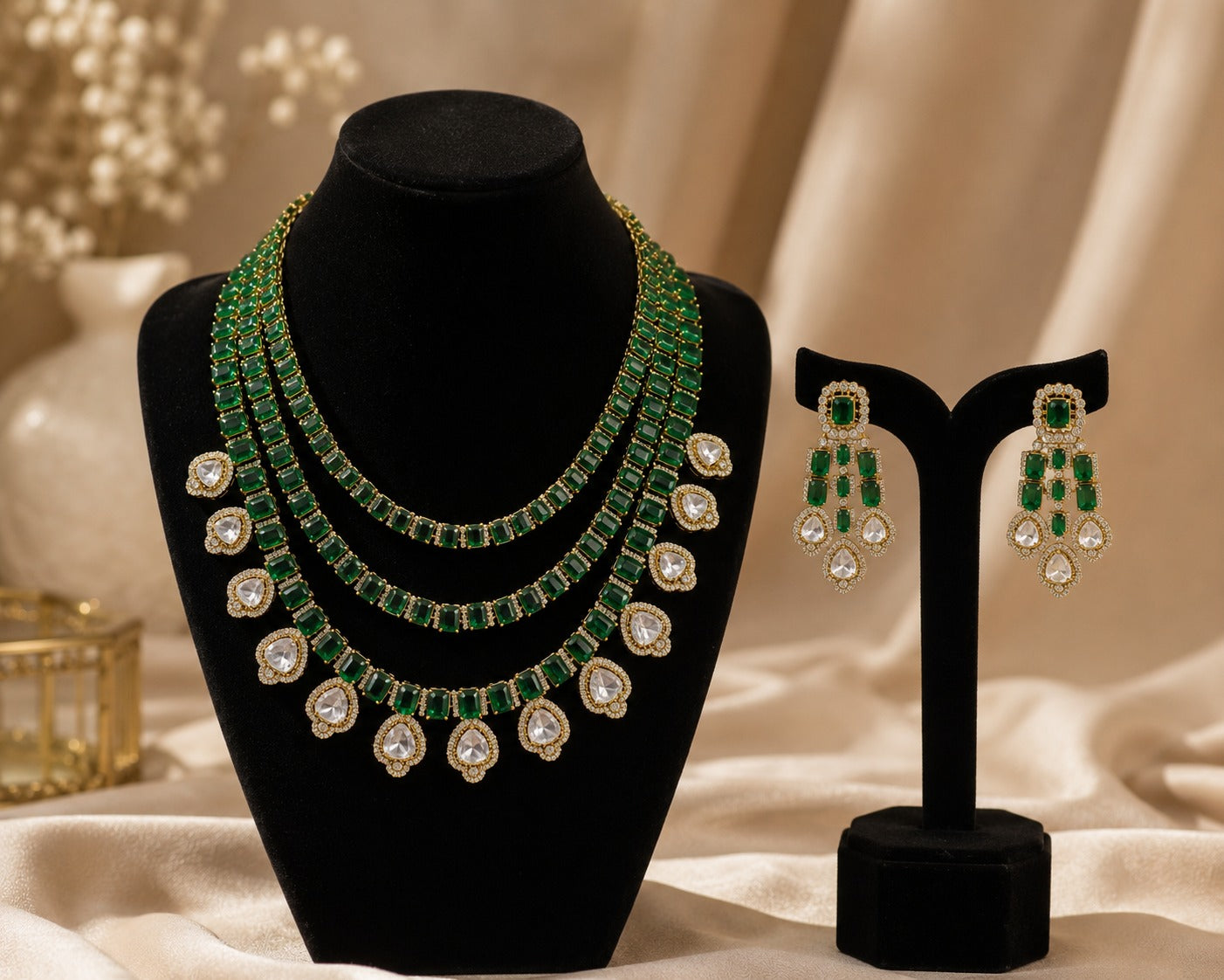 Emerald Kundan Necklace Set