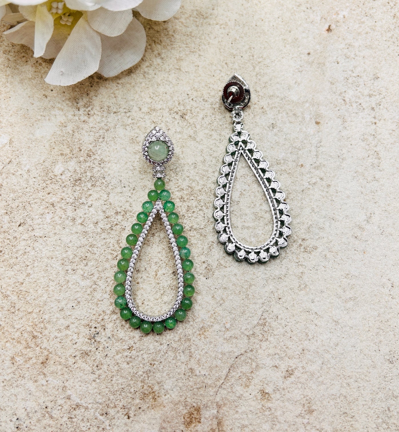 Emerald Green Dewdrop Earrings - QUEENS JEWELS