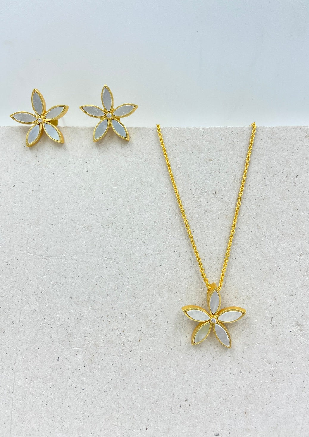 Gold Flower Design Necklace | Art of Gold Jewellery, Coimbatore