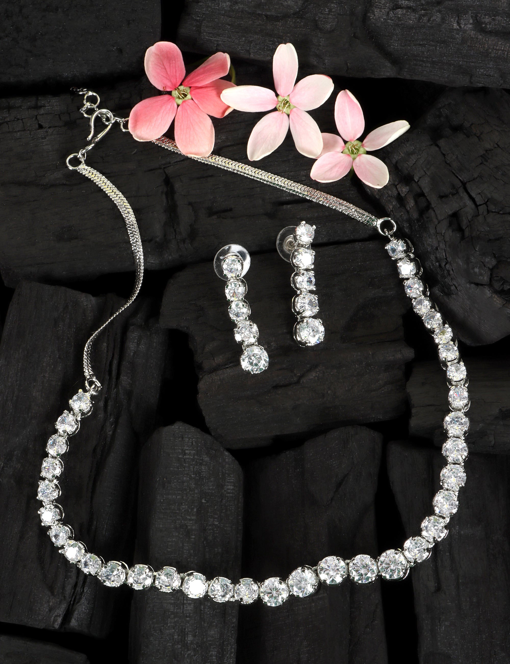 Single Layer Solitaire Necklace - QUEENS JEWELS