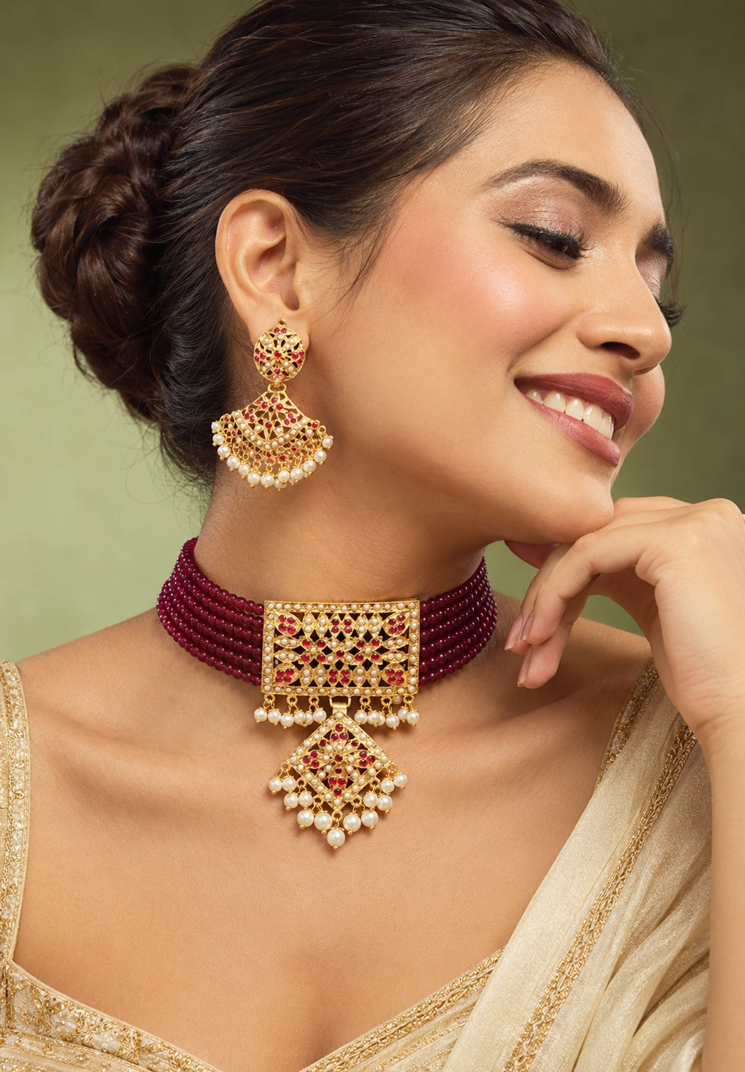 Jadau Red Choker Necklace Set 
