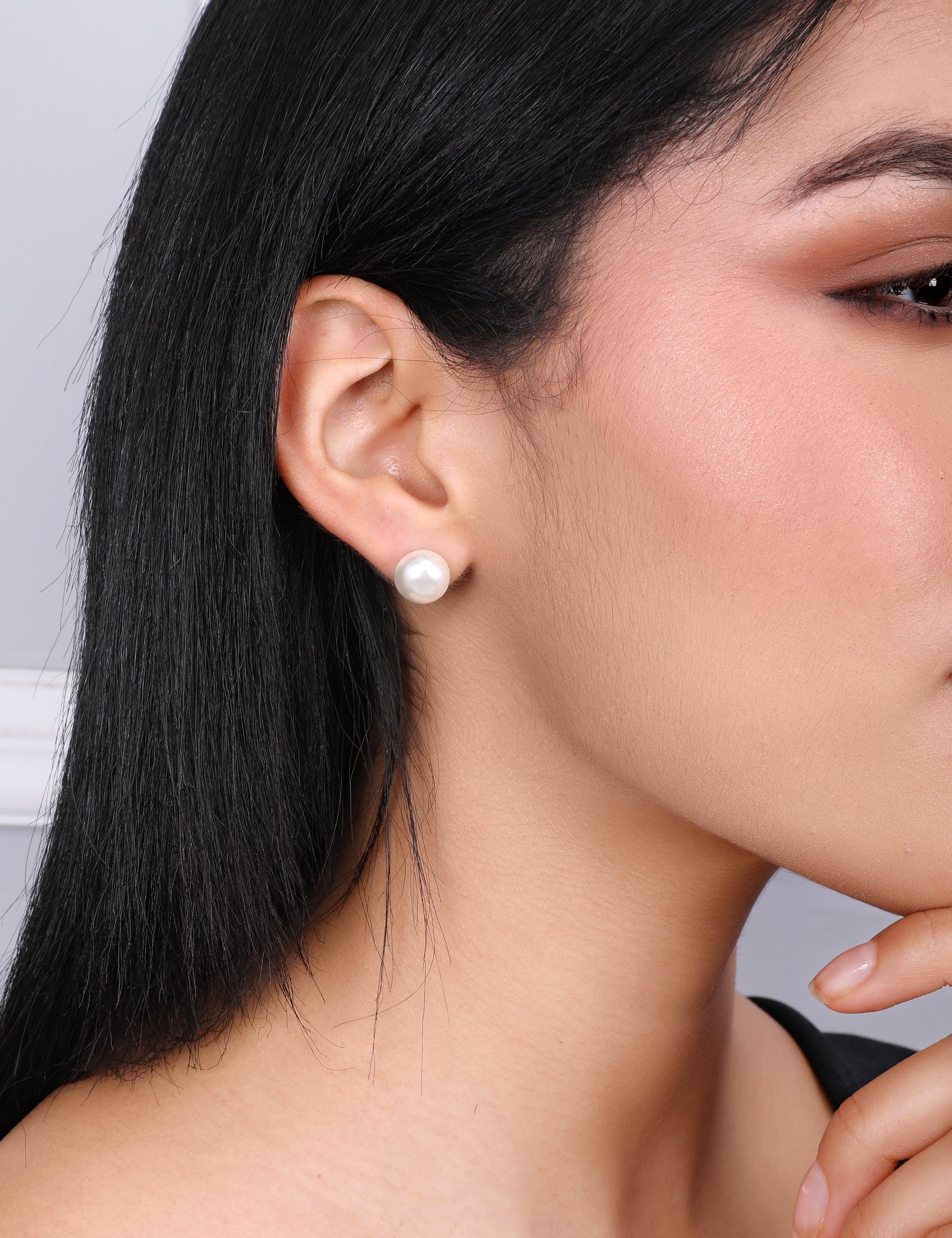 Pair of Elegant Cultured Pearl Stud Earrings -  White & Rose Gold - QUEENS JEWELS
