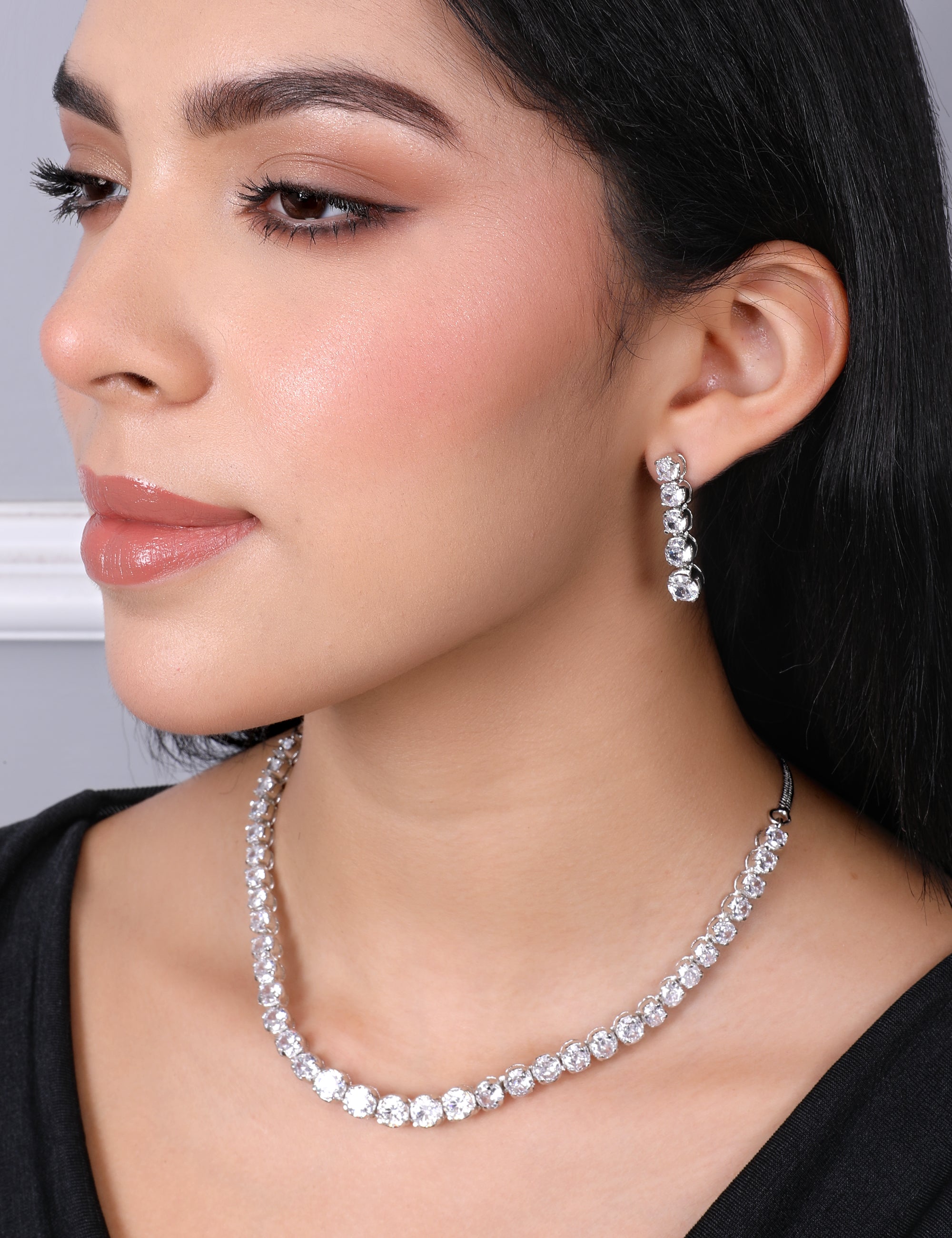 Single Layer Solitaire Necklace - QUEENS JEWELS