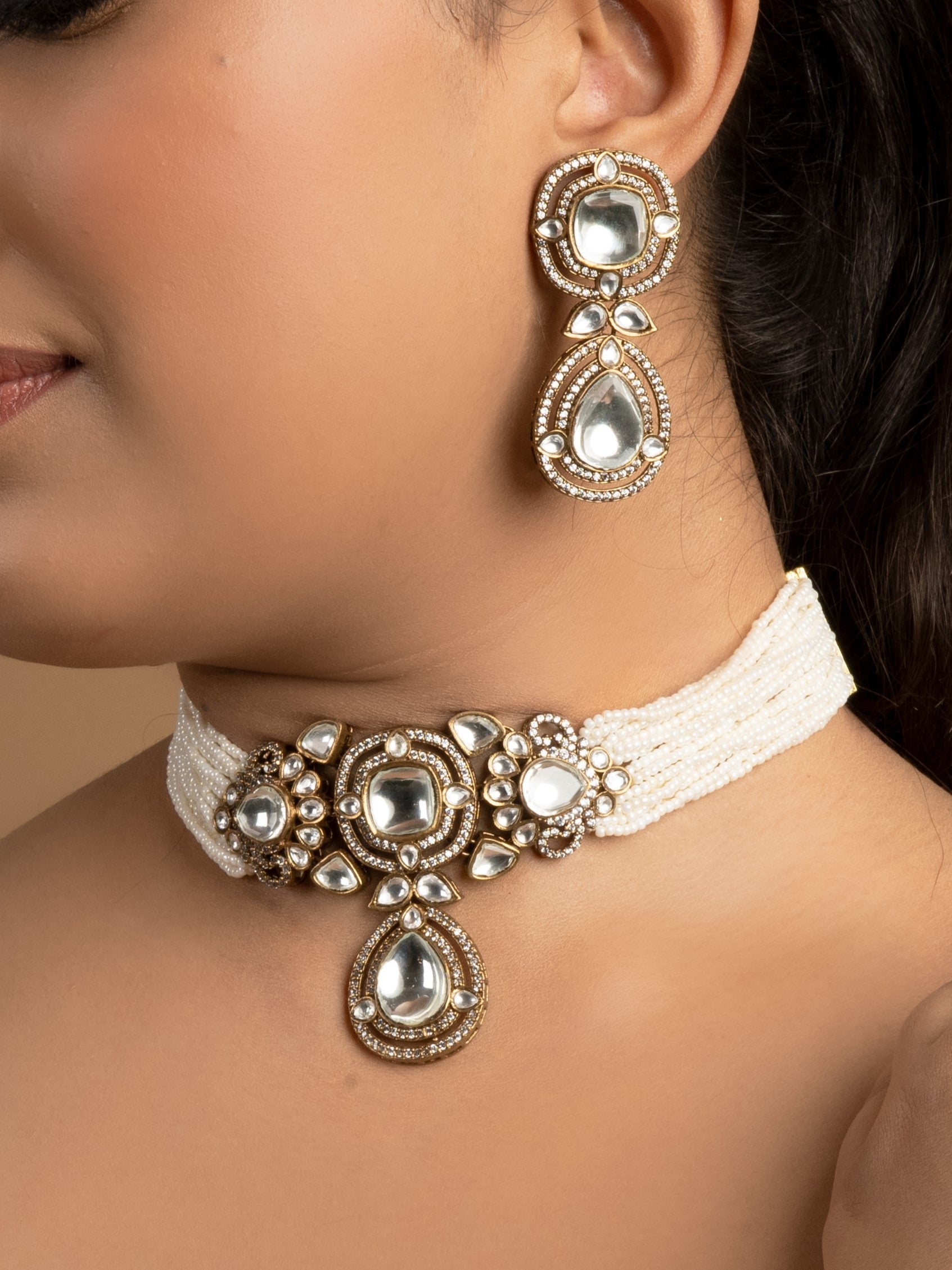 Zeenat Kundan Choker With Earrings - QUEENS JEWELS