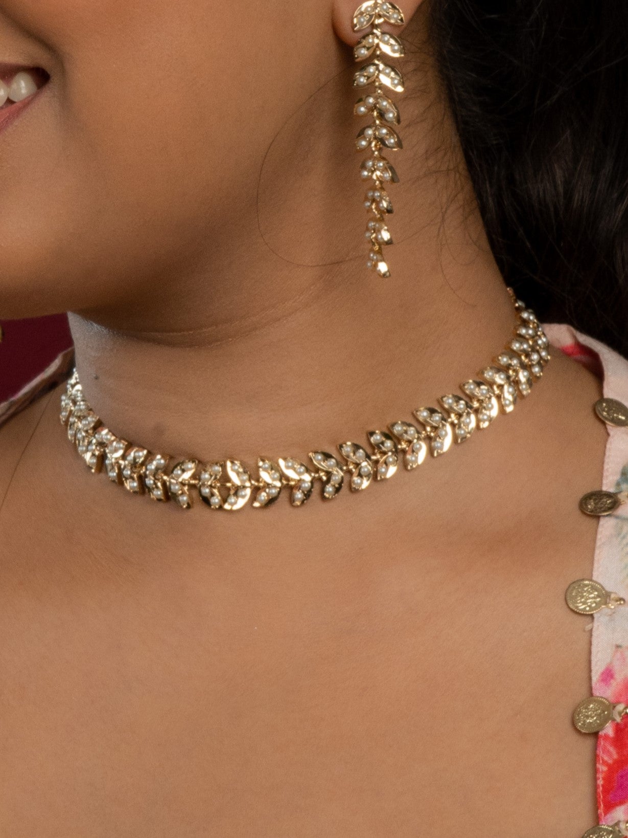 Mesmerizing White Jadau Choker Necklace Set (Necklace & Earrings Set) - QUEENS JEWELS