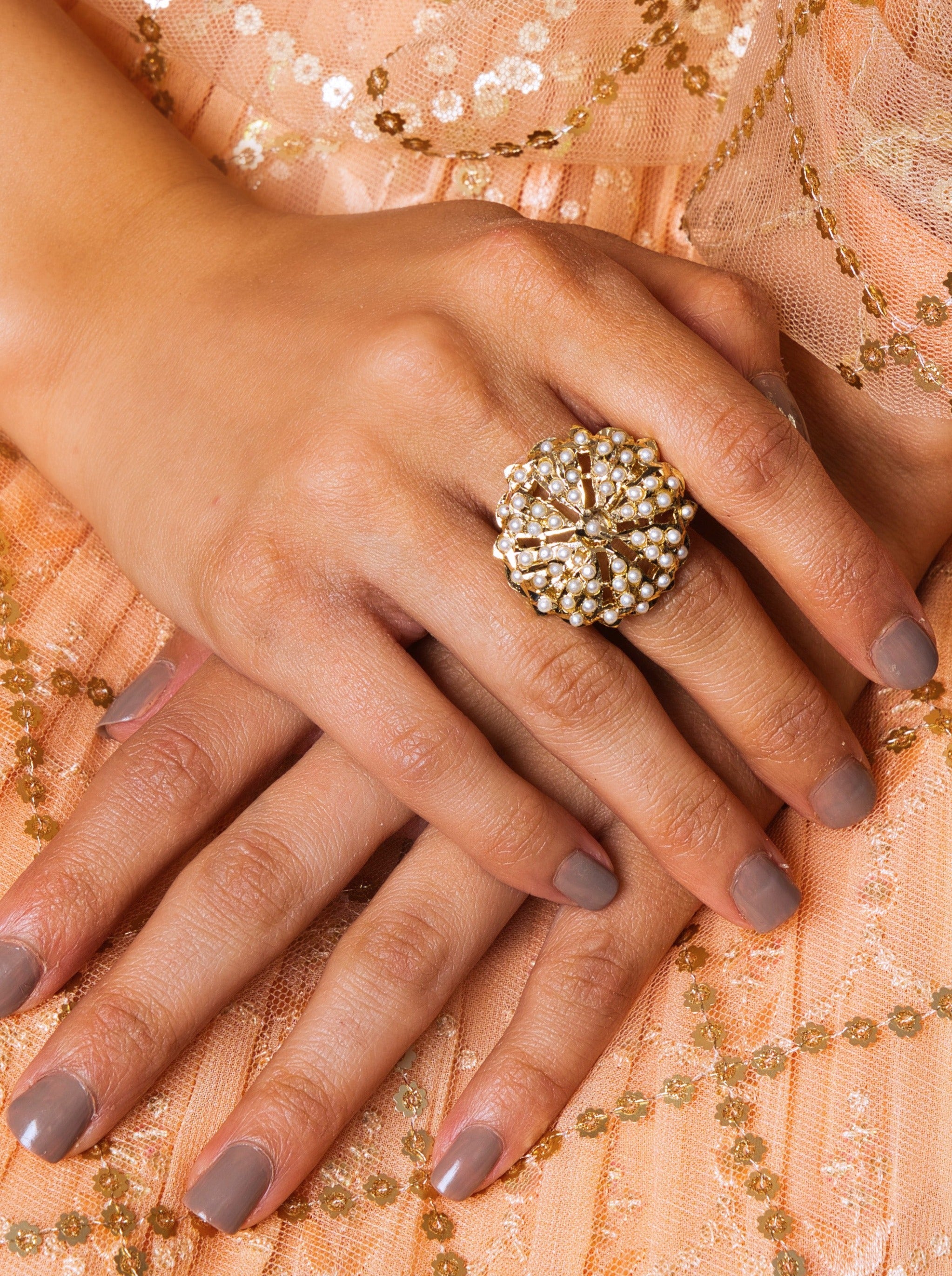 White Jadau Adjustable Ring: Exquisite craftsmanship meets cultural elegance.