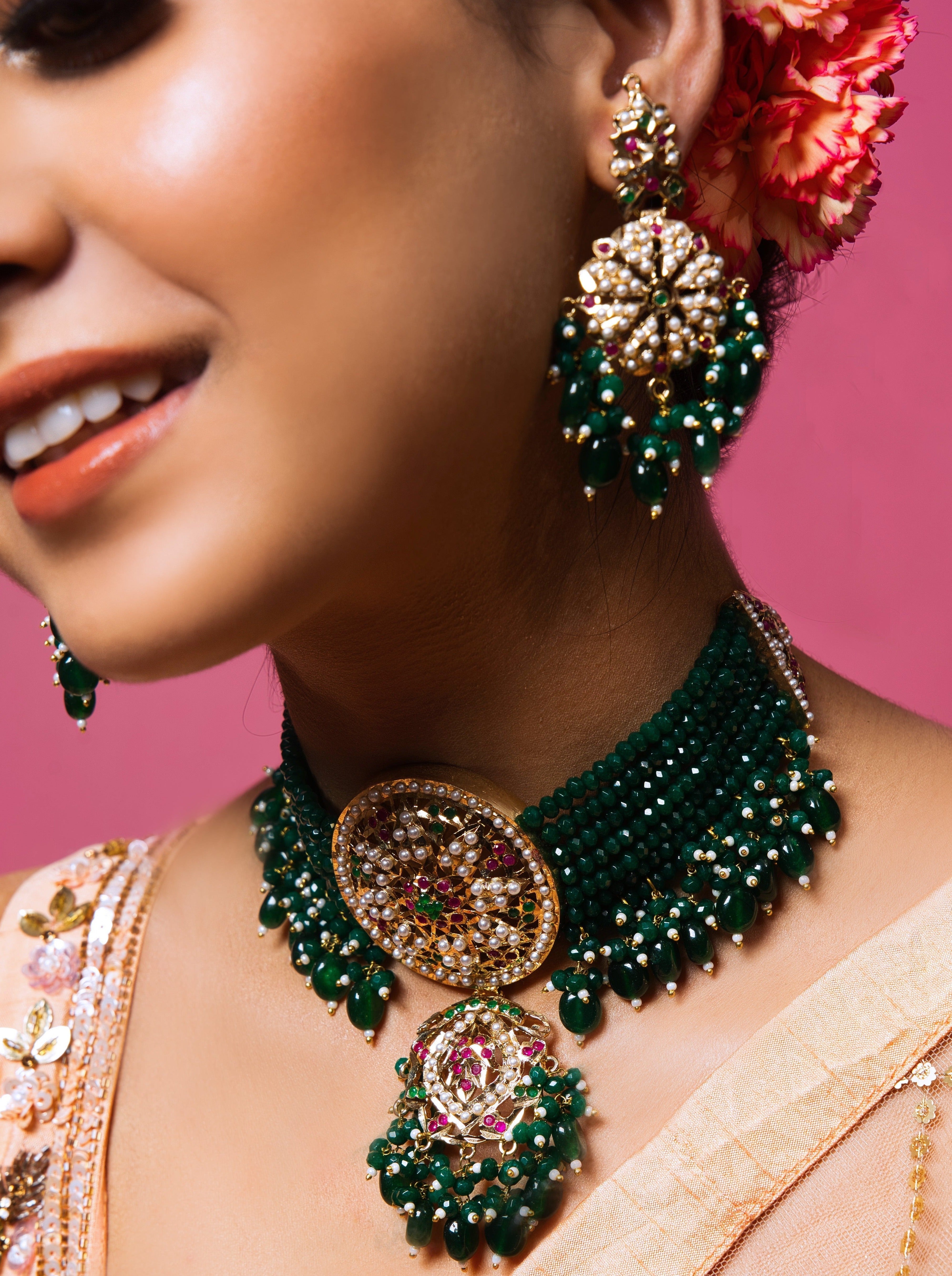 Emerald Toned Jadau Choker Set: Luxurious elegance in traditional handcrafted jewelry.