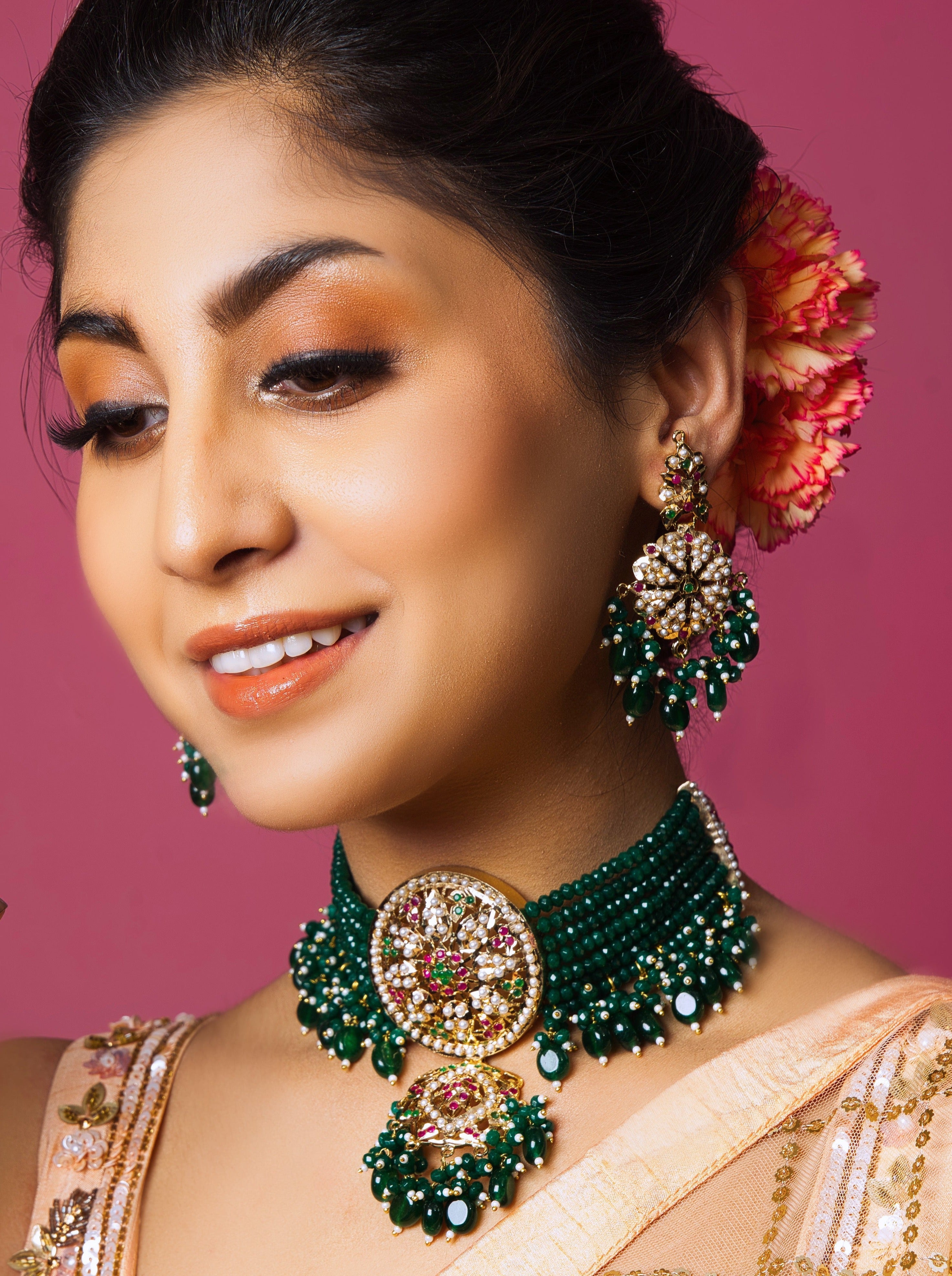 Emerald Toned Jadau Choker Set: Luxurious elegance in traditional handcrafted jewelry.