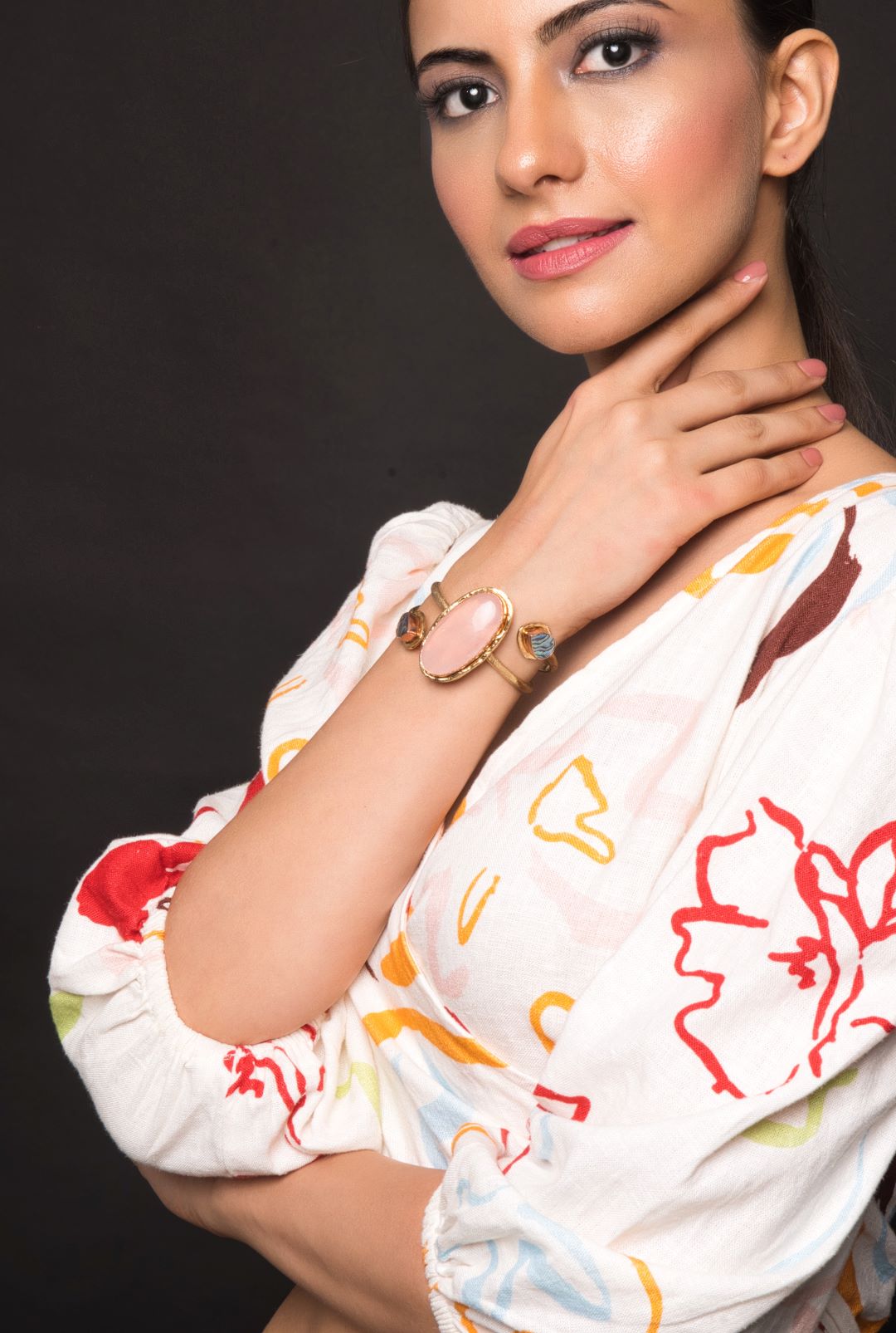 Shilpa Shetty Mangalsutra Bracelet Design 2024 | favors.com