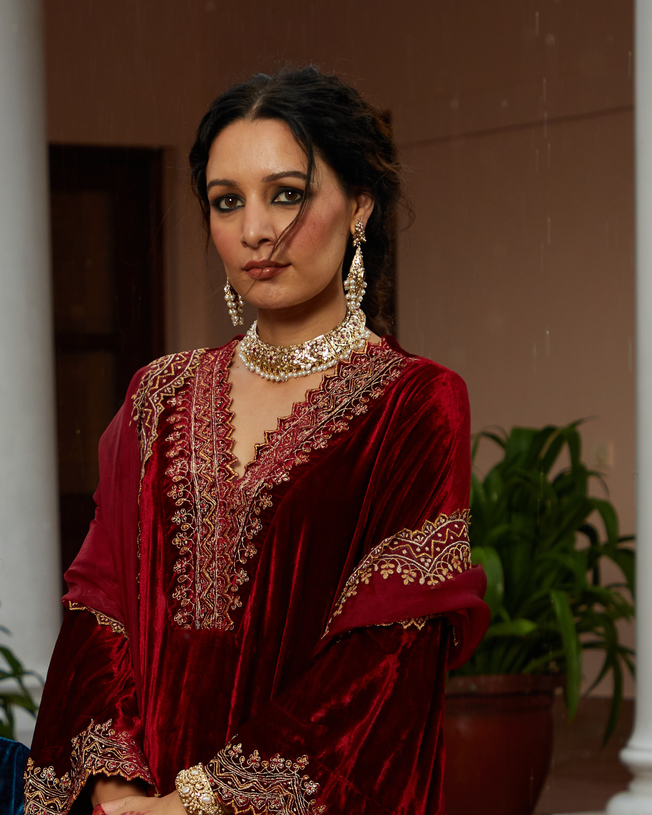 Dilbaro Ruby Red Jadau Choker Set with Earrings - QUEENS JEWELS